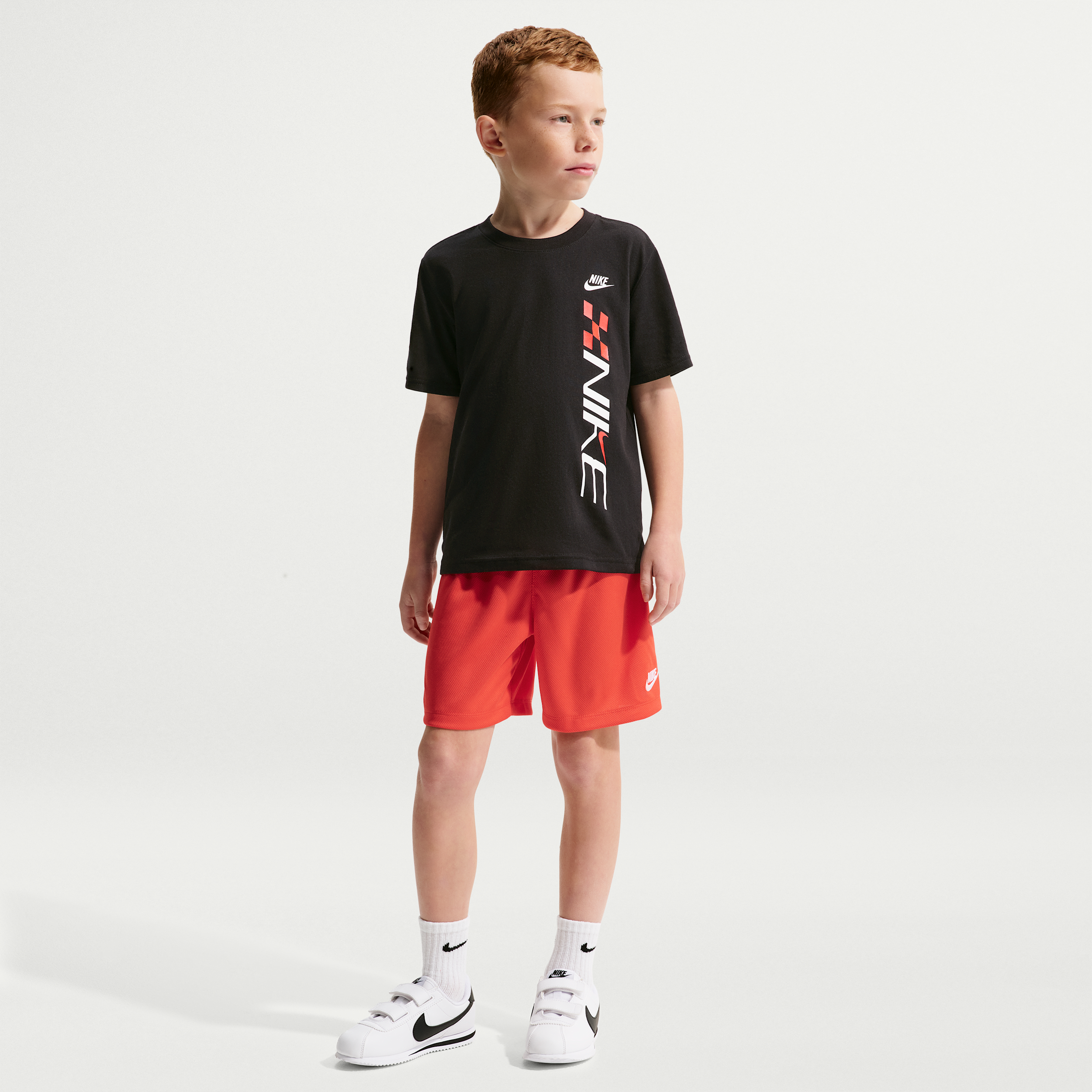 Nike Sportswear Little Kids' Victory Lap 2-Piece Mesh Shorts Set in Red | 86N719-R35