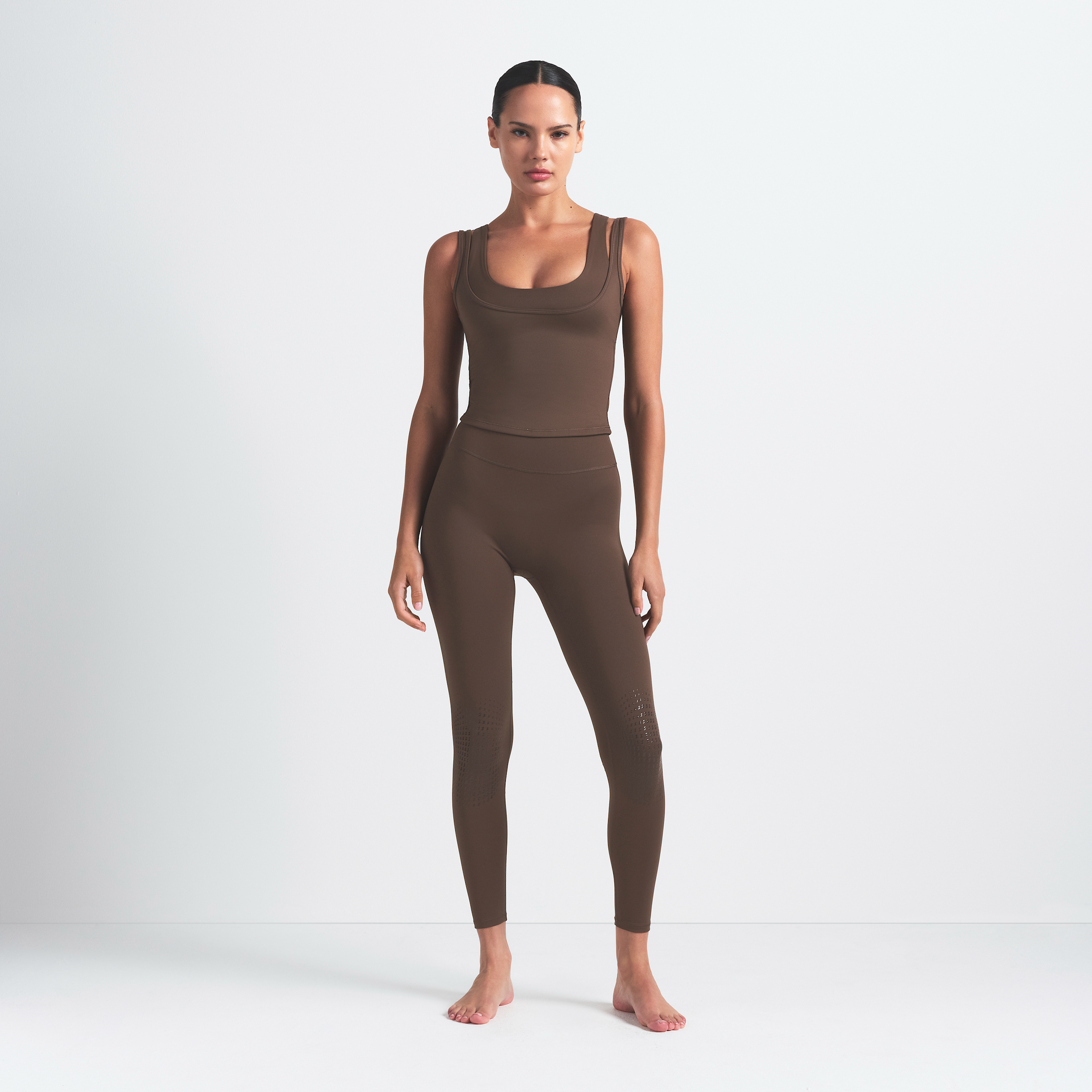 Nike Women's Skims Matte High-waisted 26" Knee Grip Leggings In Brown