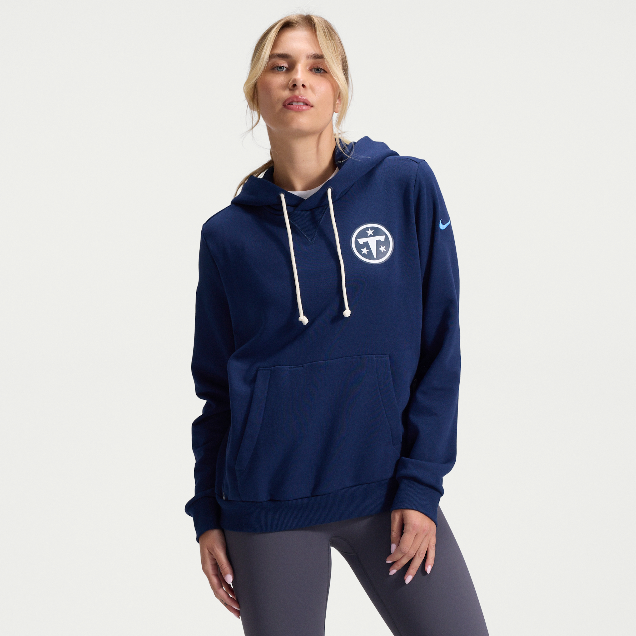 Tennessee Titans Rivalries Collection Sideline Nike Women's Dri-FIT NFL Pullover Hoodie in Blue | 03C341S9V-W96