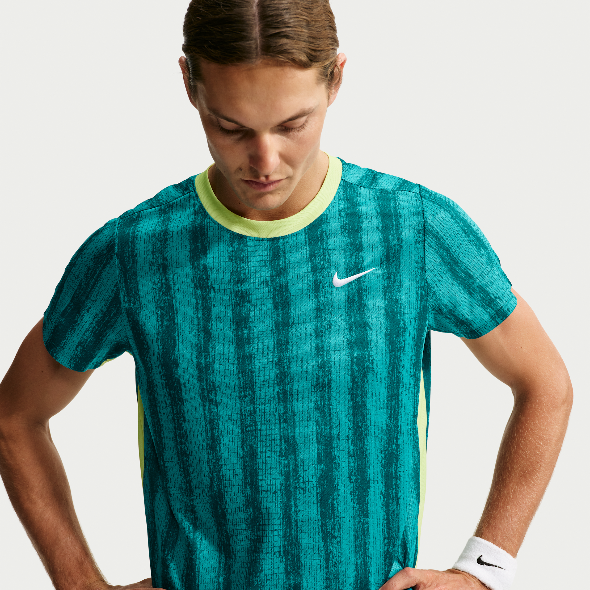 Nike Men's Court Victory Dri-FIT Tennis Top in Blue | IM6086-372