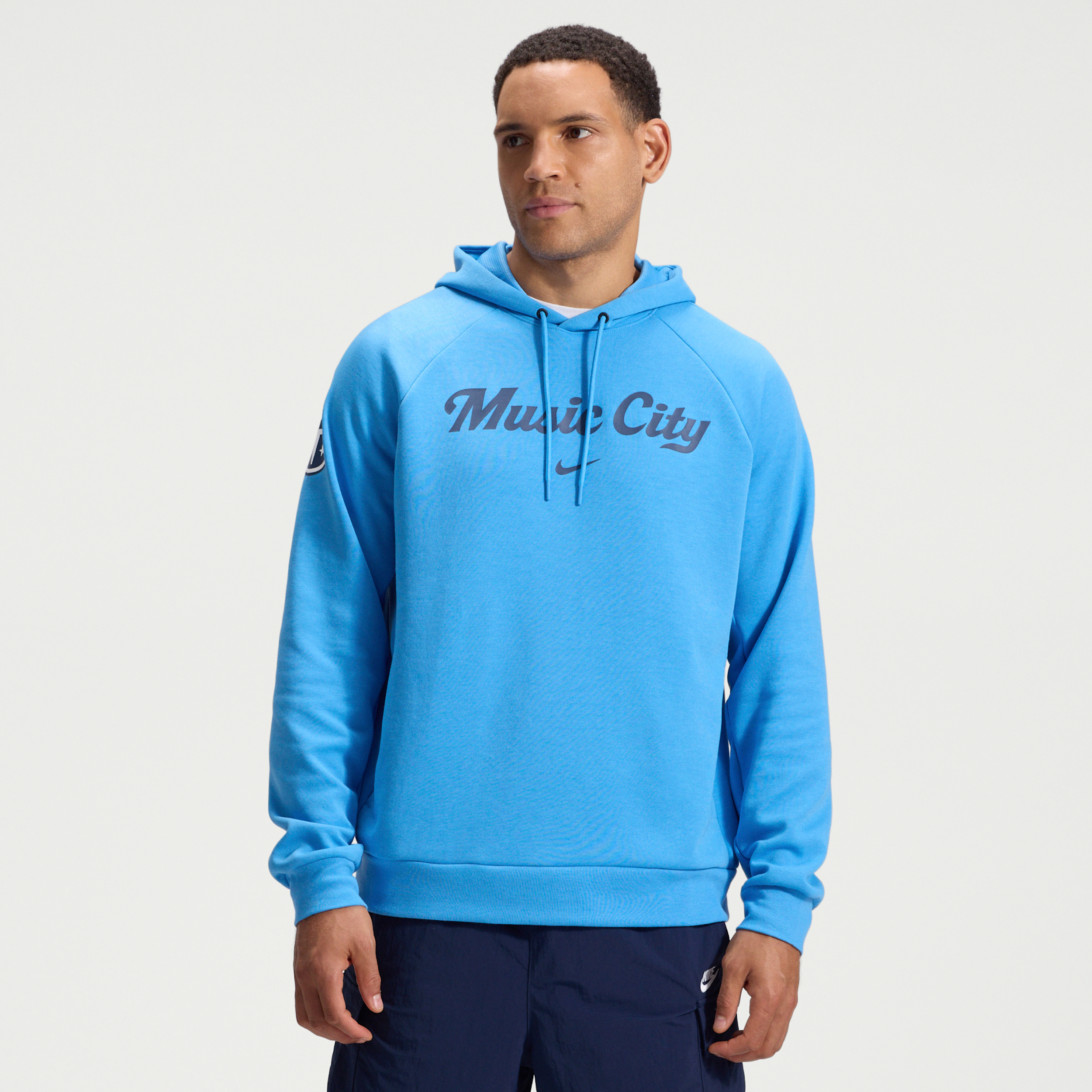 Tennessee Titans Rivalries Collection Primary Nike Men's Dri-FIT NFL Pullover Hoodie in Blue | 03EJ4AI9V-XM3