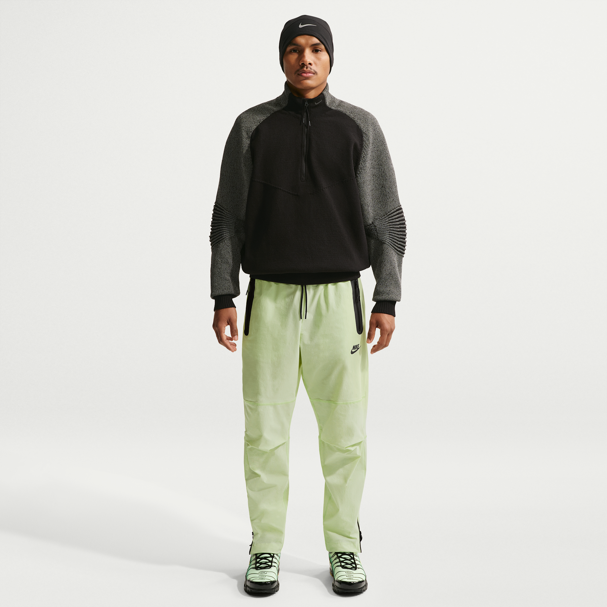 Nike Men's Tech Woven Pants in Green | HM8241-360