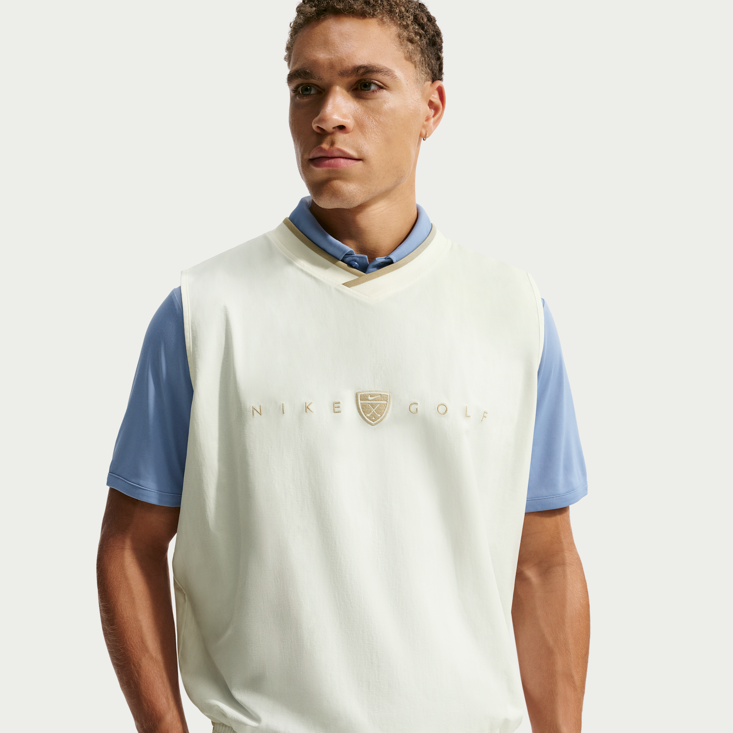 Nike Men's Fairway Fresh Dri-FIT Oversized Golf Wind Vest in White | IB0310-133