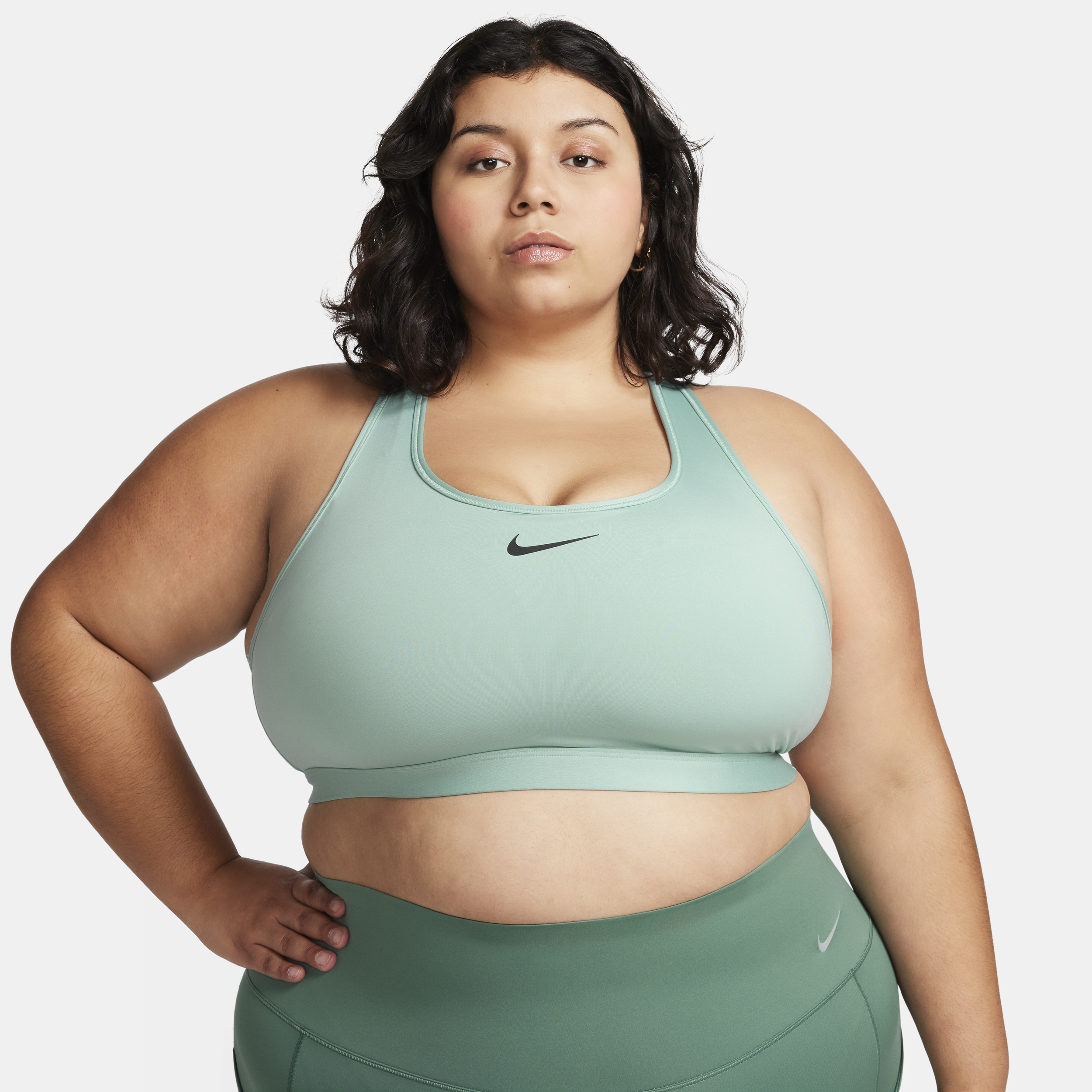 Nike Women's Swoosh Medium Support Padded Sports Bra (plus Size) In Green