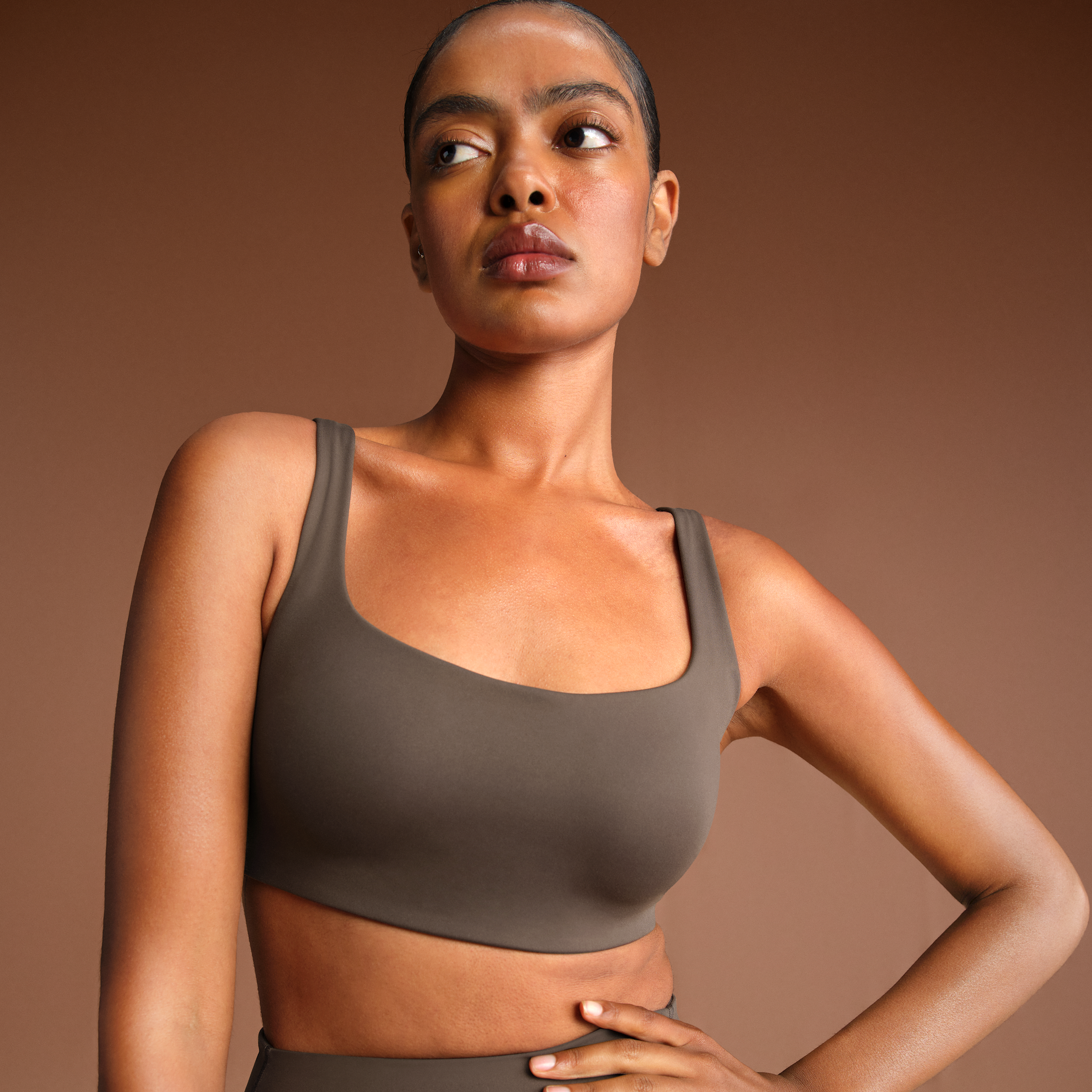 Nike Women'sskims Matte Scoop-neck Bra In Brown