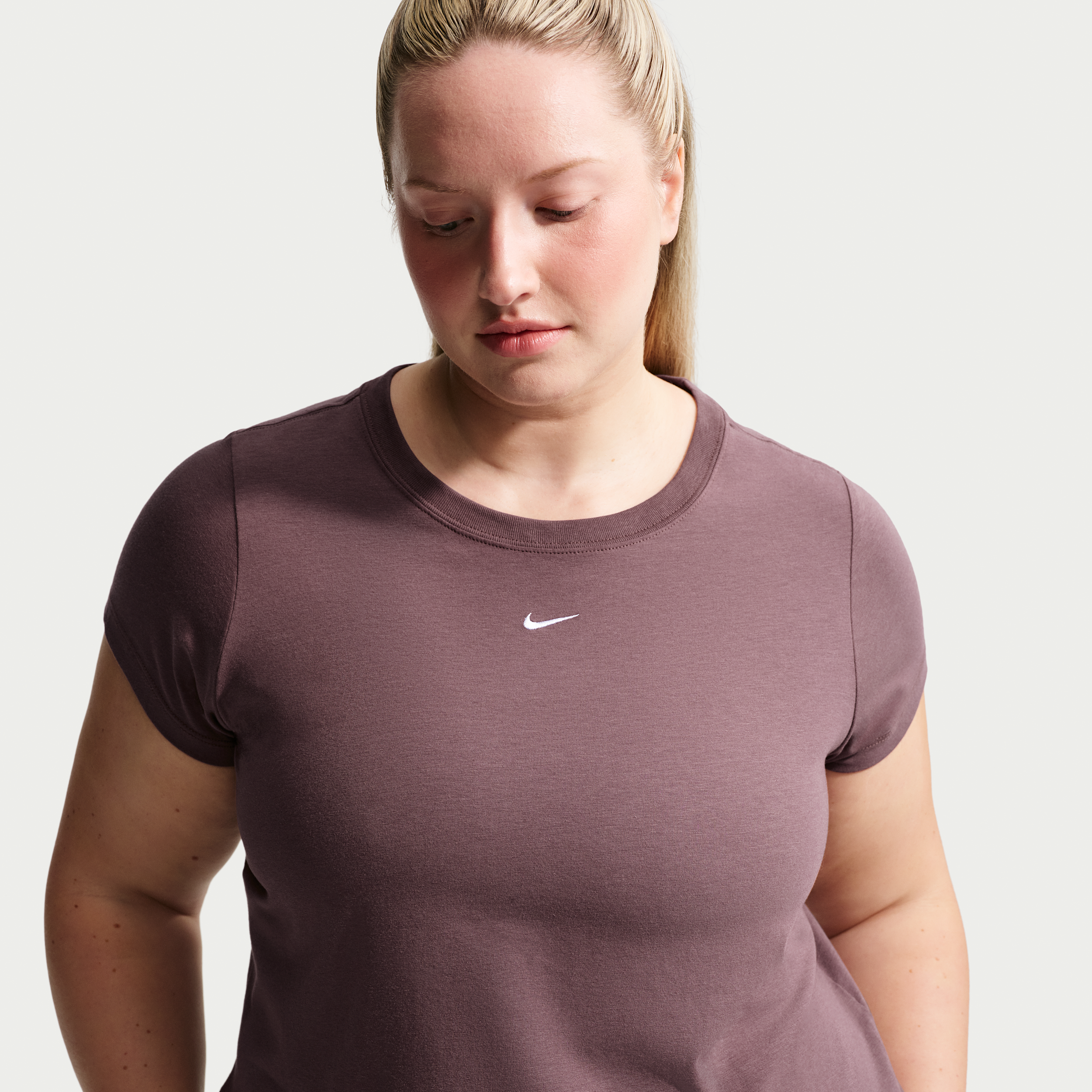 Women's Nike Sportswear Chill Knit Cropped T-Shirt (Plus Size) in Purple | FZ2479-503