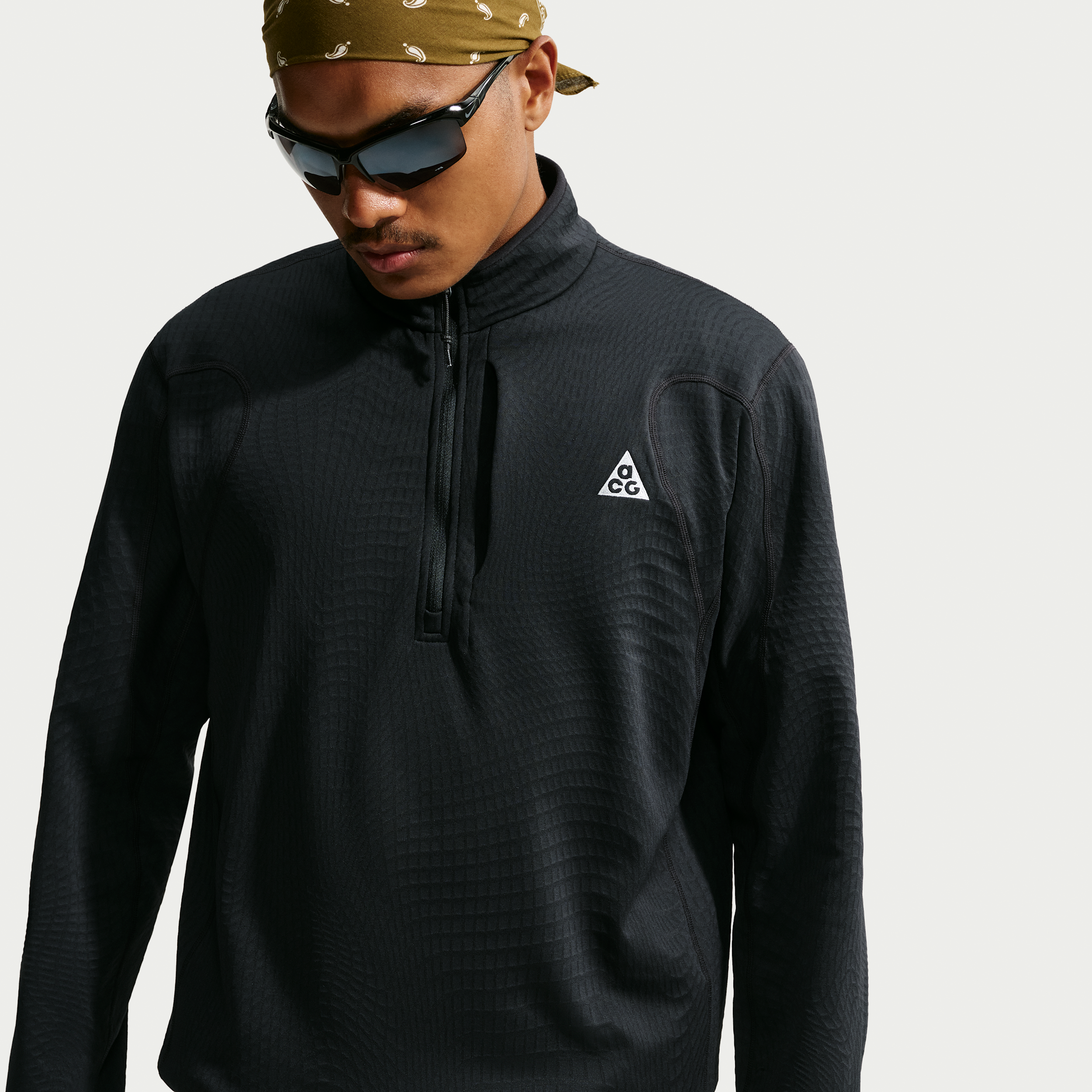 Men's Nike ACG Wolf Grid Therma-FIT 1/2-Zip Hiking Top in Black | IM4233-010