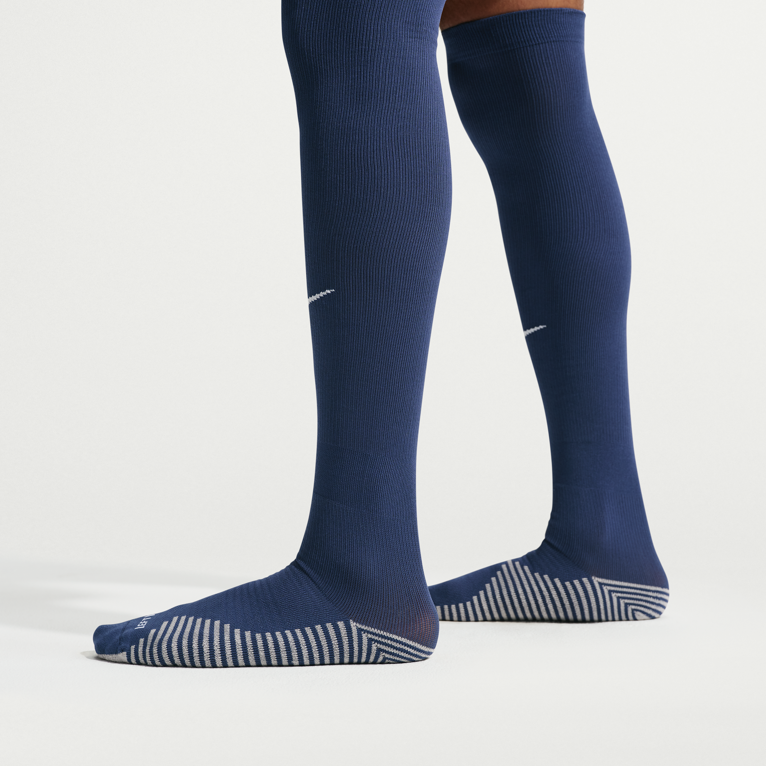 Nike Strike Soccer Knee-High Soccer Socks, Men's, Small, Midnight Navy/White