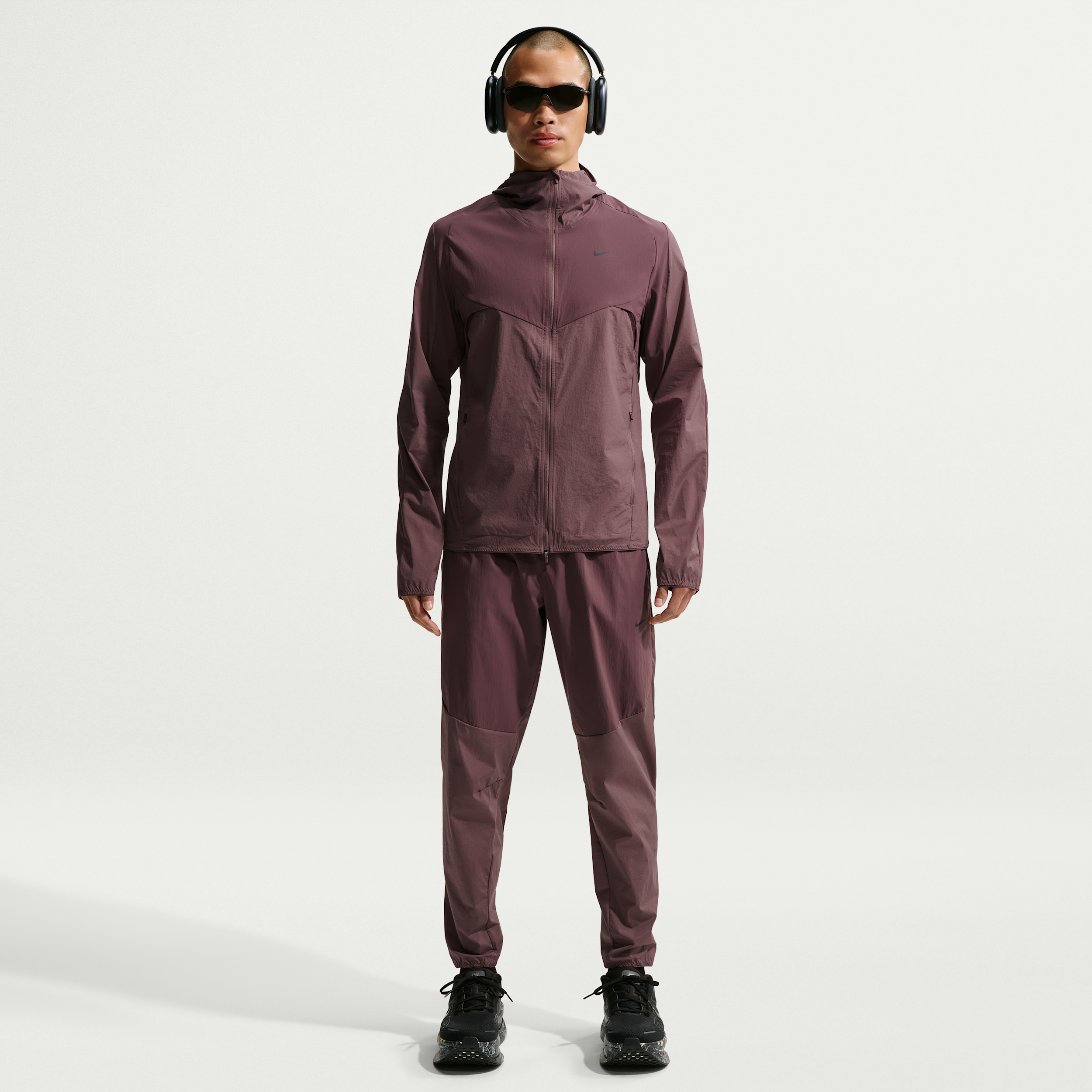 Nike Men's Stride Repel Woven Running Pants In Purple