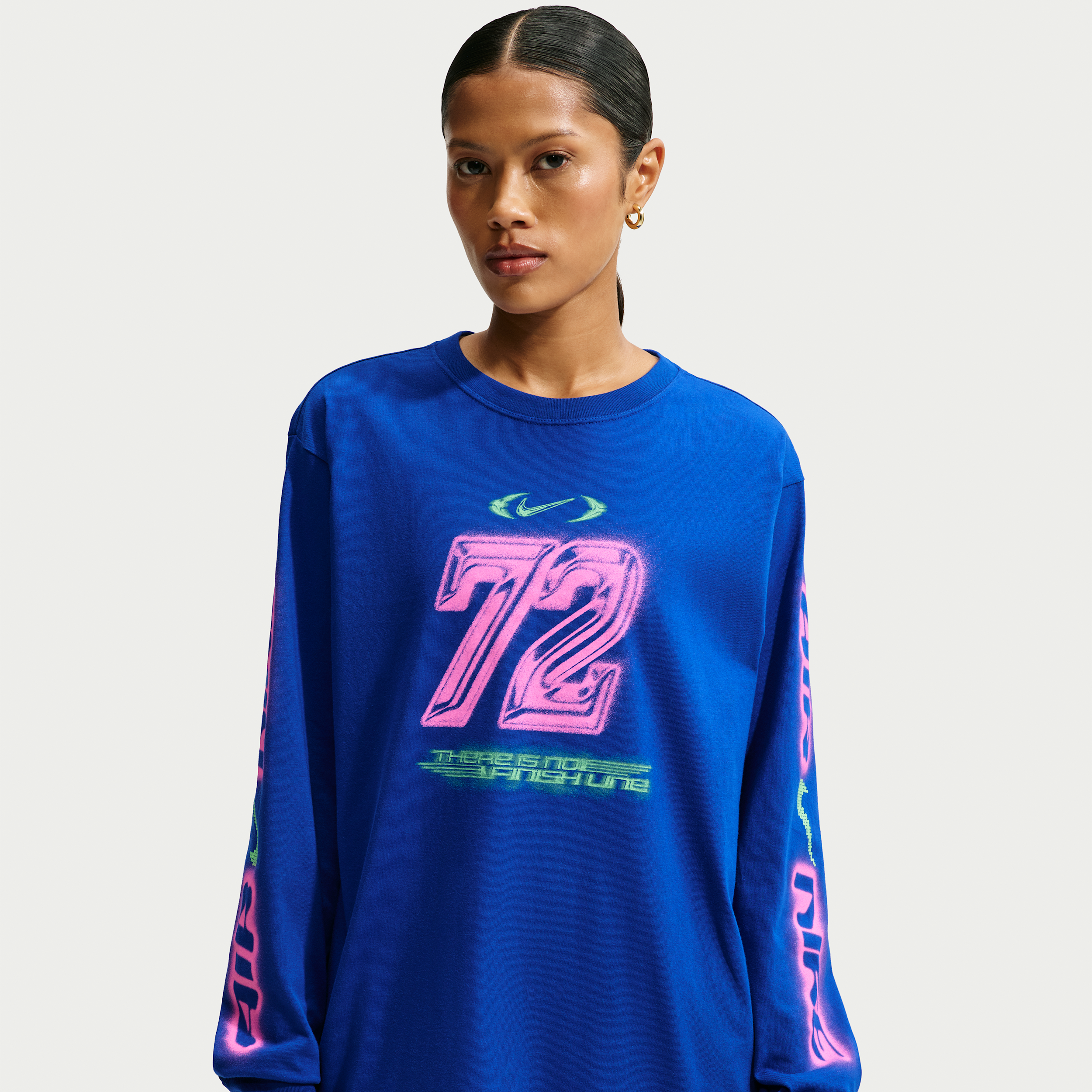 Women's Nike Sportswear Classic Oversized Long-Sleeve T-Shirt in Blue | IM6402-417