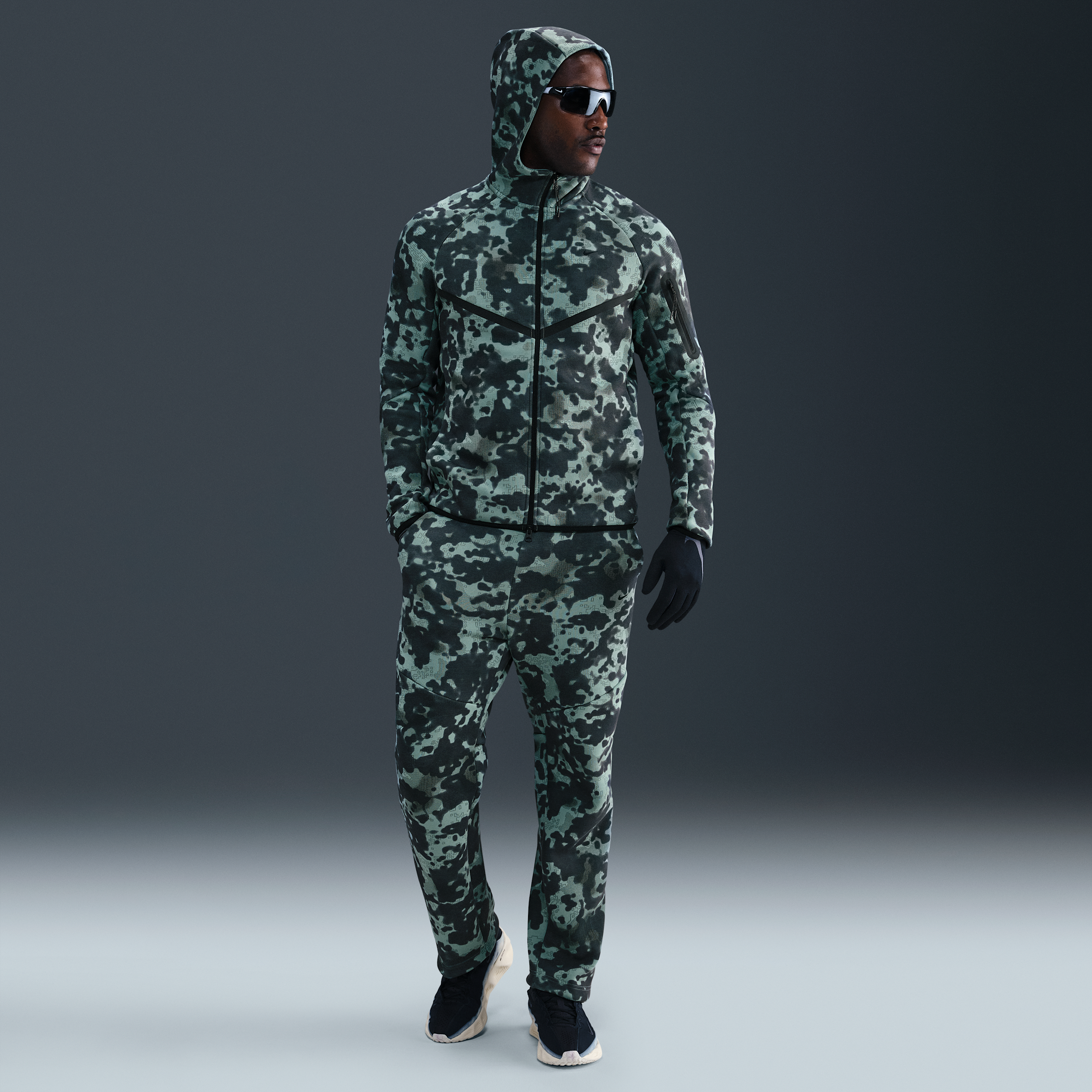 Nike Men's Tech Open-hem Fleece Camo Pants In Green