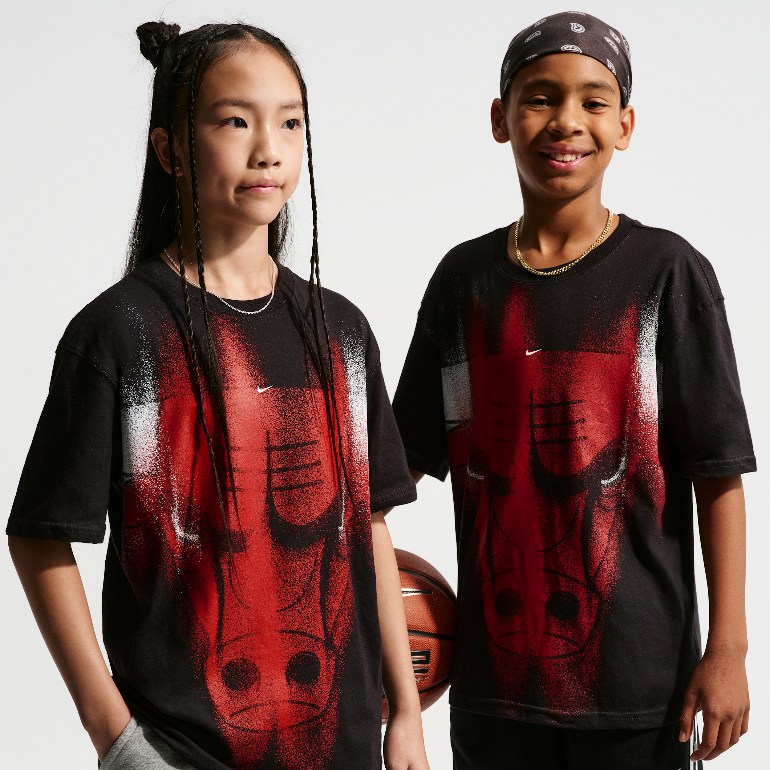 Nike Youth Chicago Bulls Worn With Obsession Standard Issue Icon T-Shirt, Medium, Black