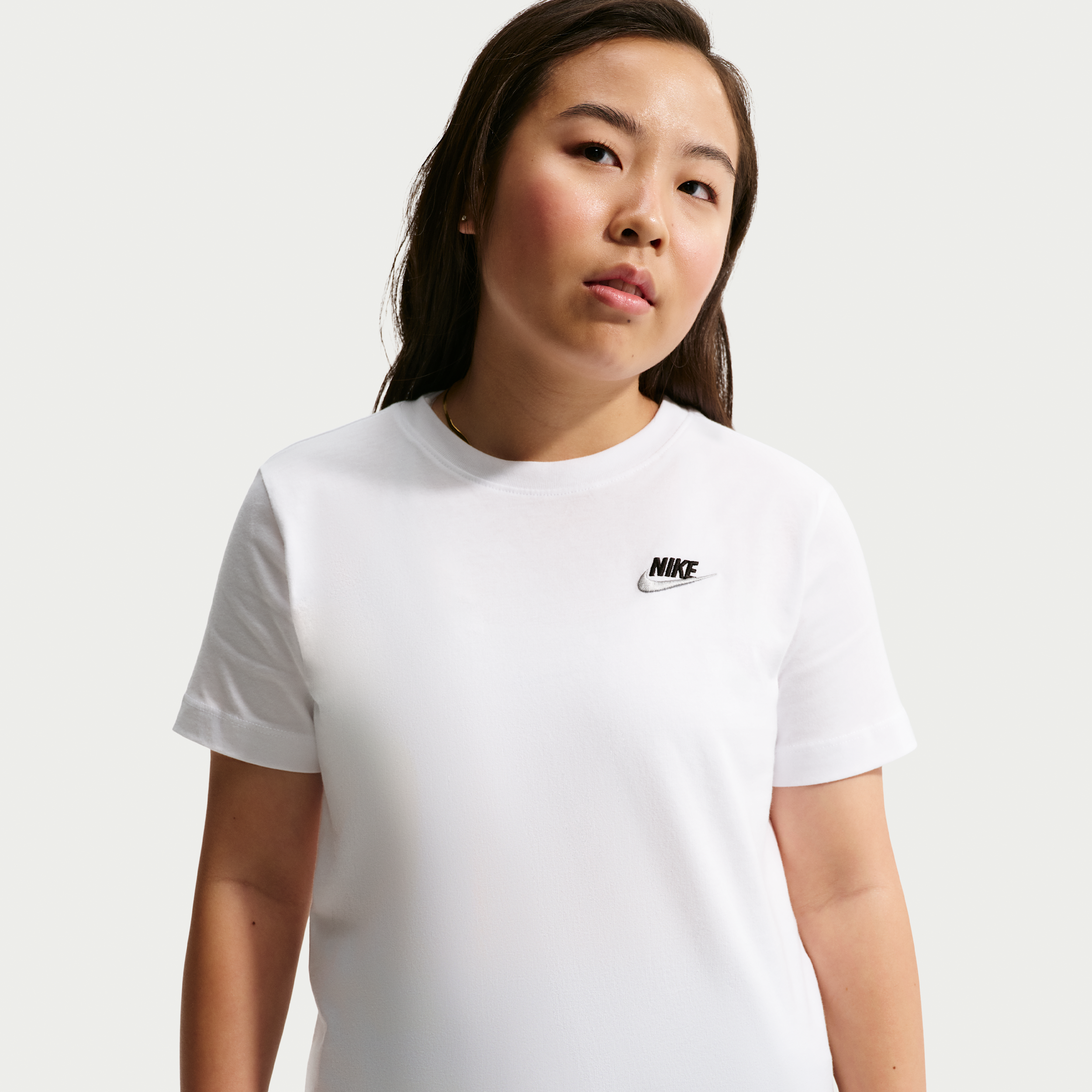 Nike Sportswear Big Kids' T-Shirt (Extended Size) in White | HQ4509-101