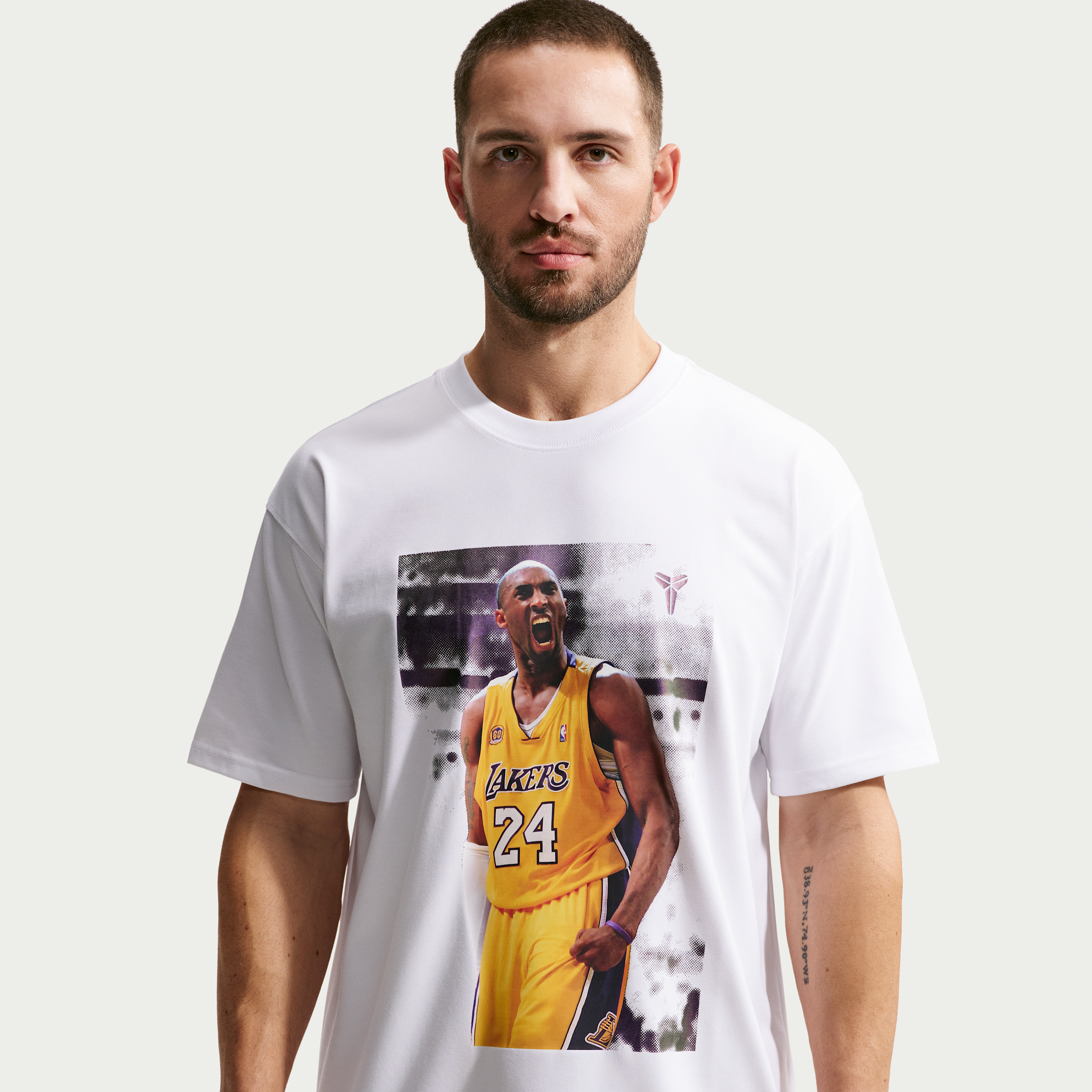 Nike Men's Kobe Bryant Dri-FIT Max90 Mamba Mentality Graphic T-Shirt, Large, White