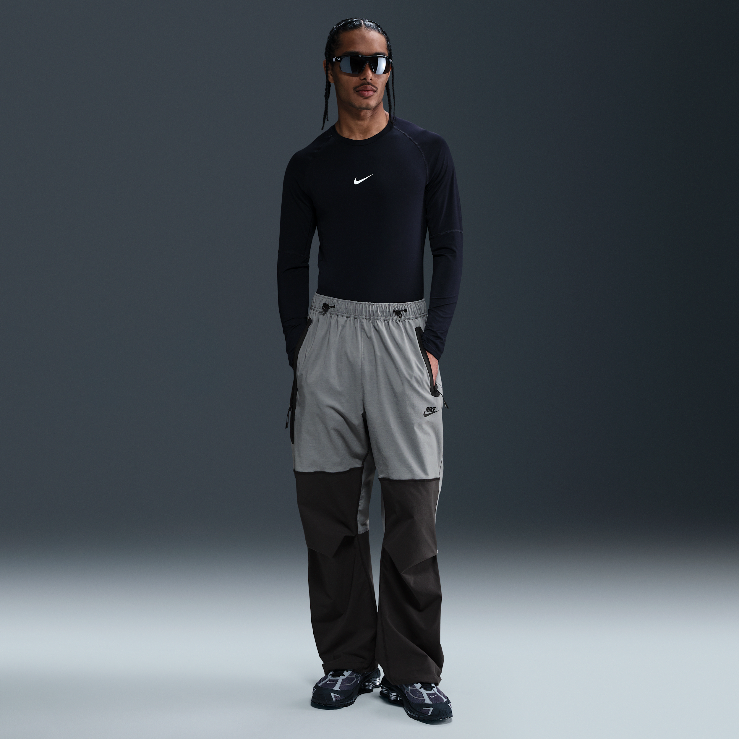 Nike Men's Tech Woven Oversized Pants In Grey