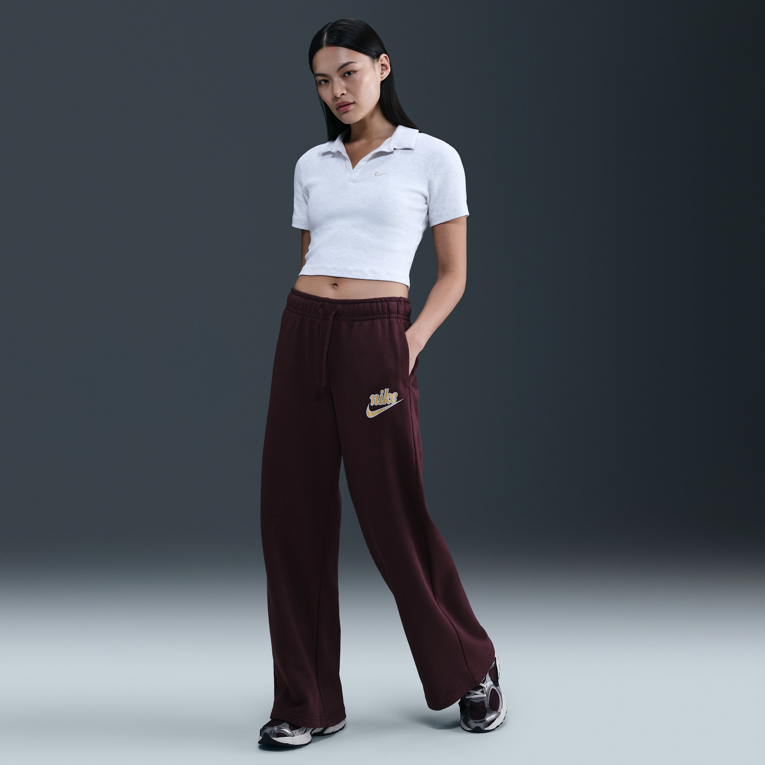 Nike Women's  Sportswear Club Fleece Mid-rise Wide-leg Pants In Red