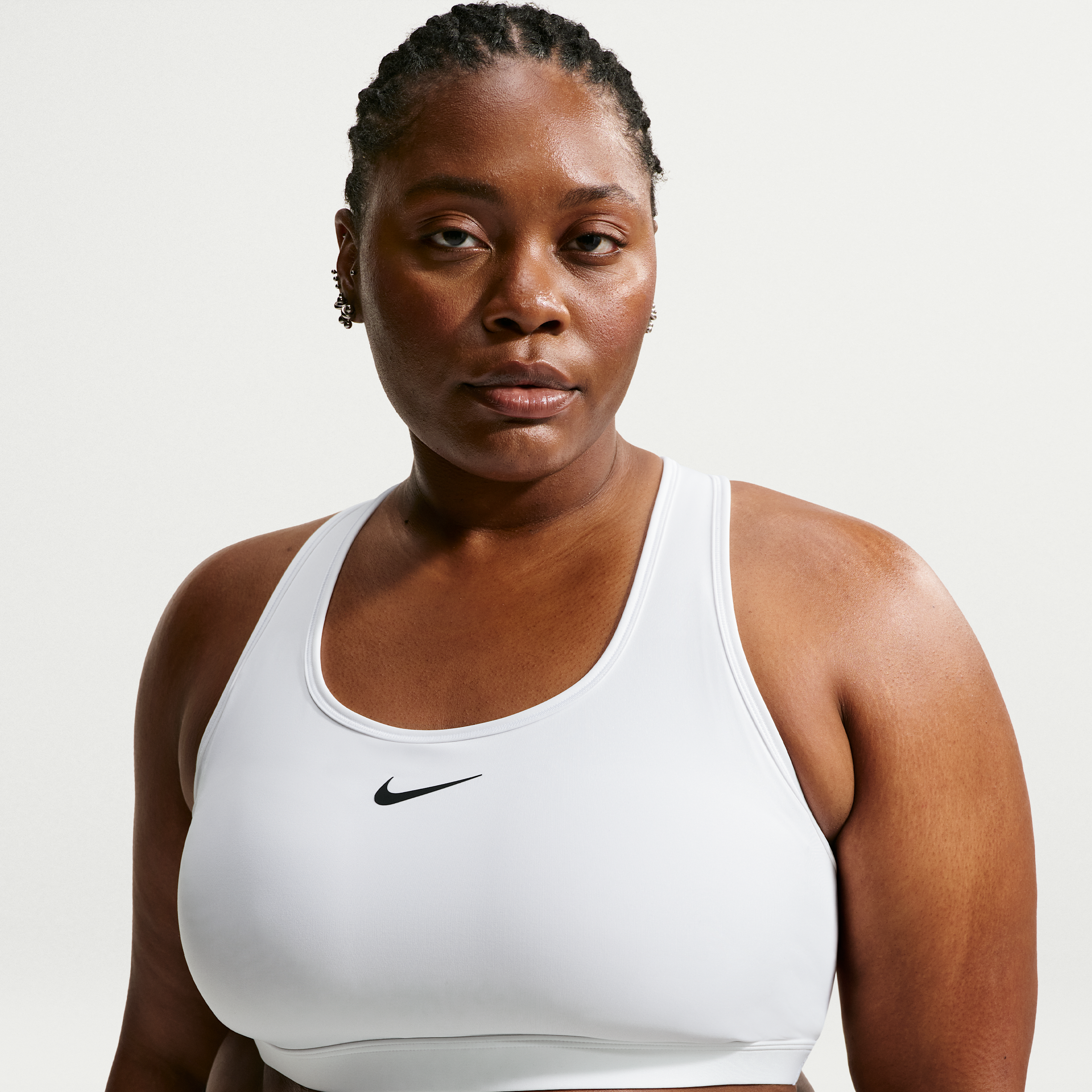 Nike Women's Swoosh Medium Support Padded Sports Bra (Plus Size) in White | DX6823-100