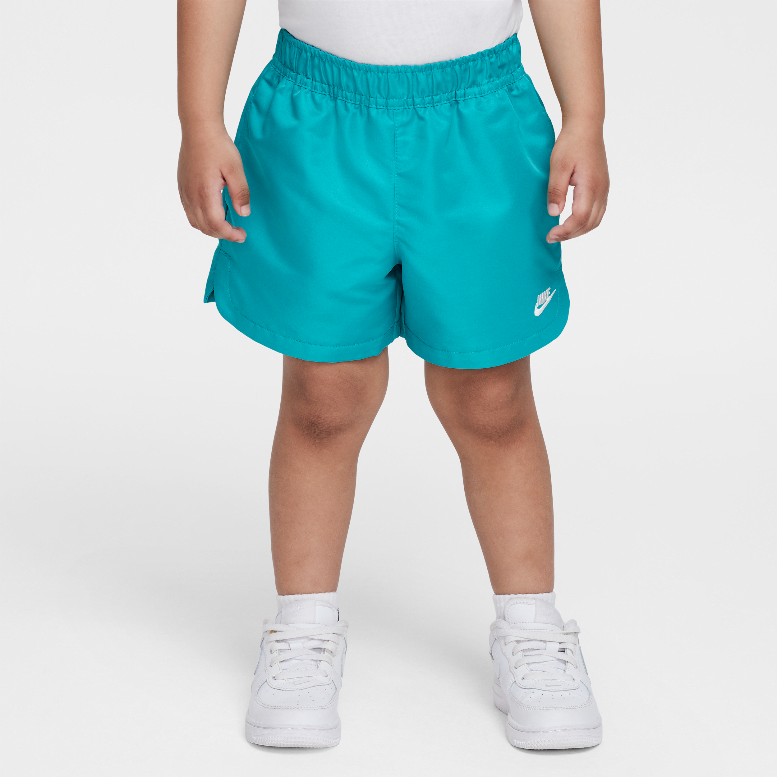 Nike Toddler Woven Shorts in Green 76M120-BA2 18$