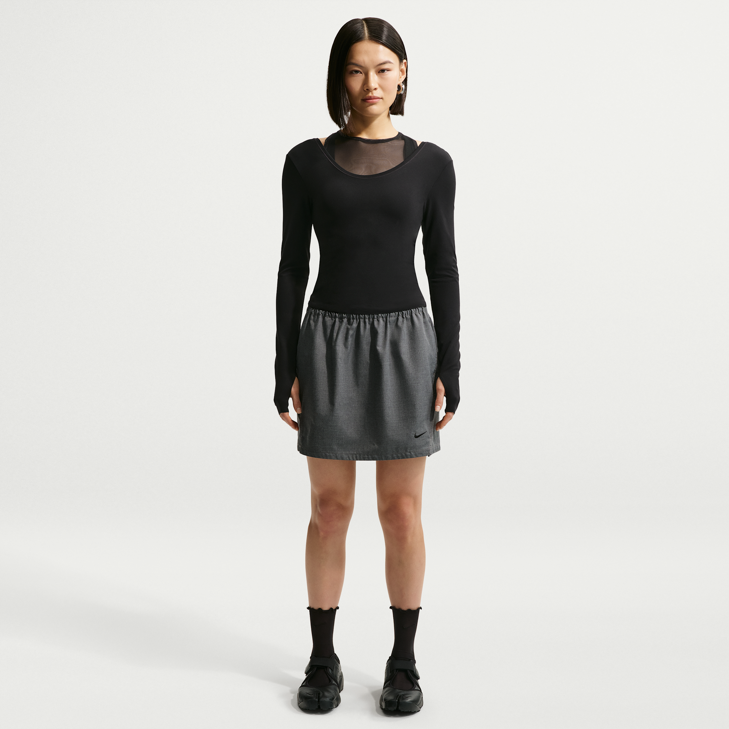 Women's Nike Sportswear Loose Woven Skirt in Black | IO1499-010