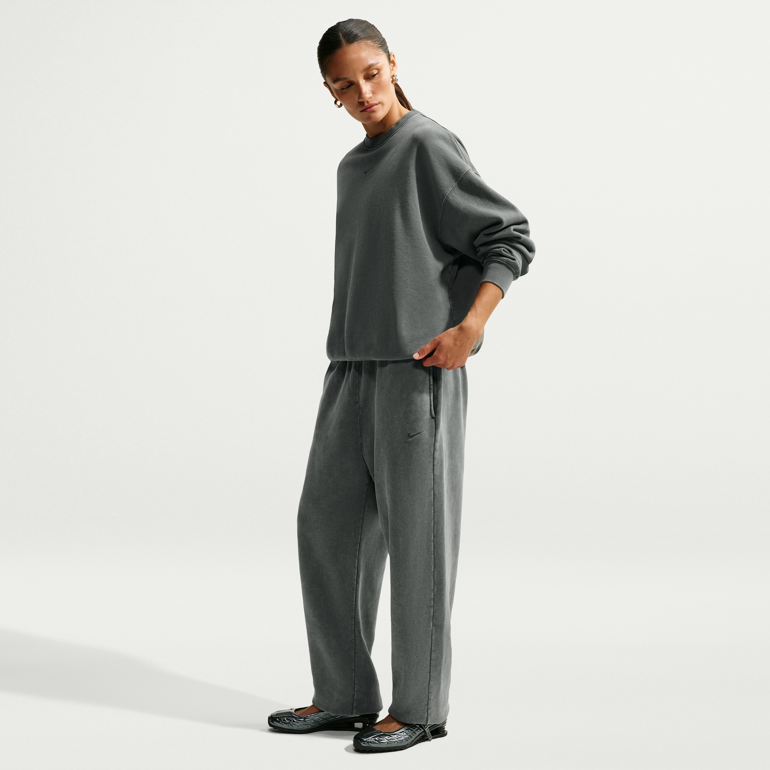 Nike Women's Studio Fleece Medium Weight Oversized Washed High-Rise Cuffed Pants in Green | IX6996-303