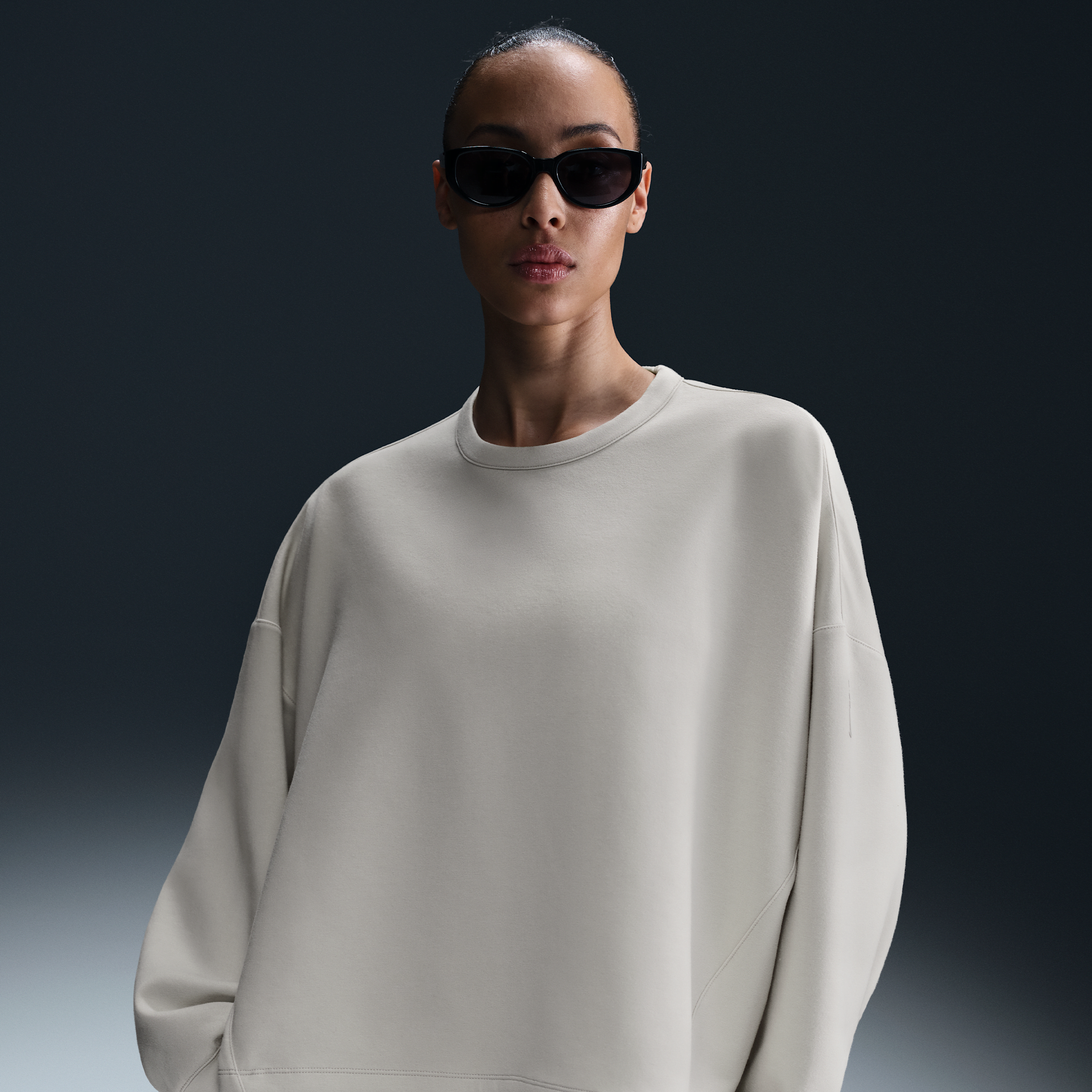 Nike Women's 24.7 Impossiblysoft Dri-fit Oversized Crew-neck Top In Gray