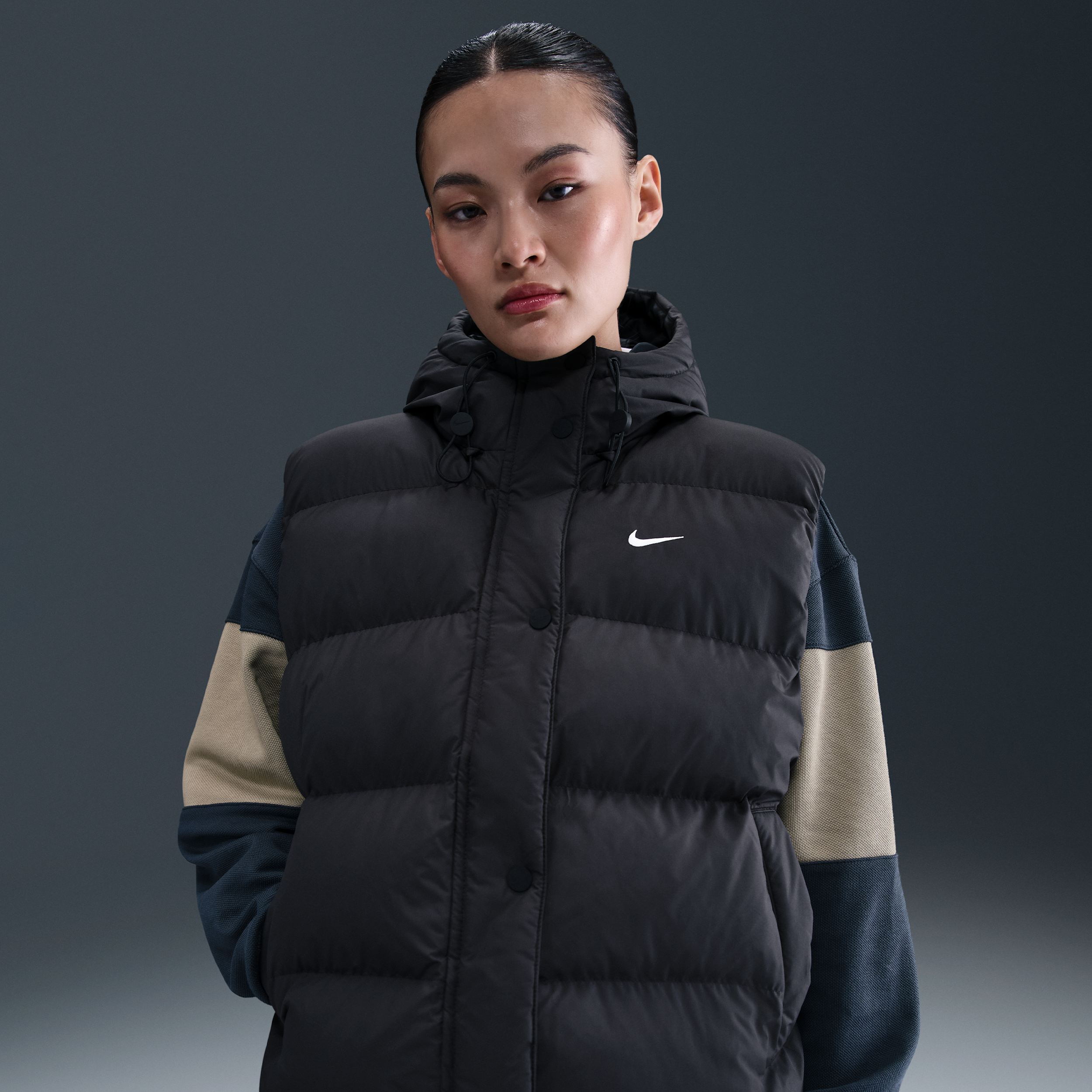 Nike Women's  Sportswear Therma-fit Vest In Black