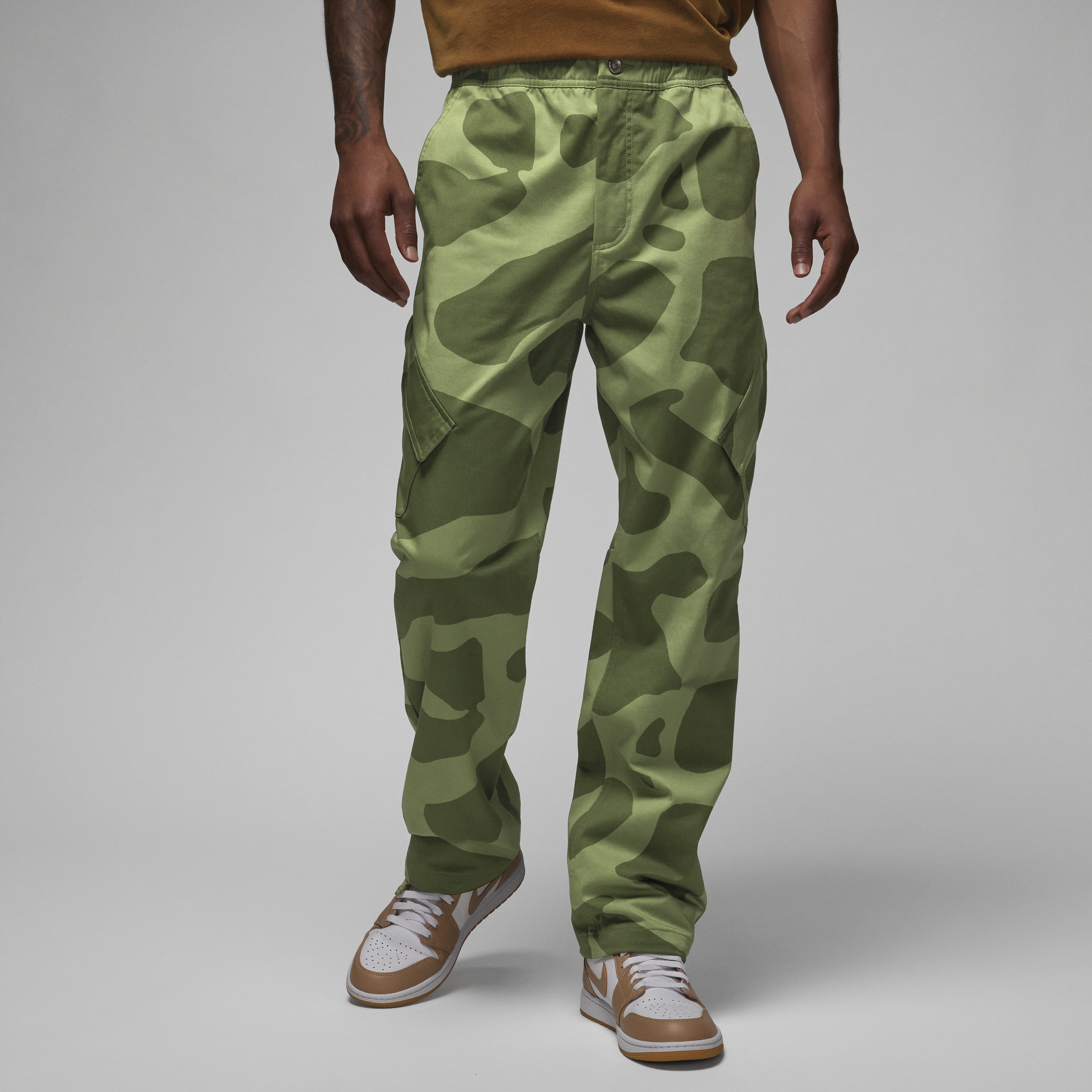 Shop Jordan Men's  Essentials Chicago Pants In Green