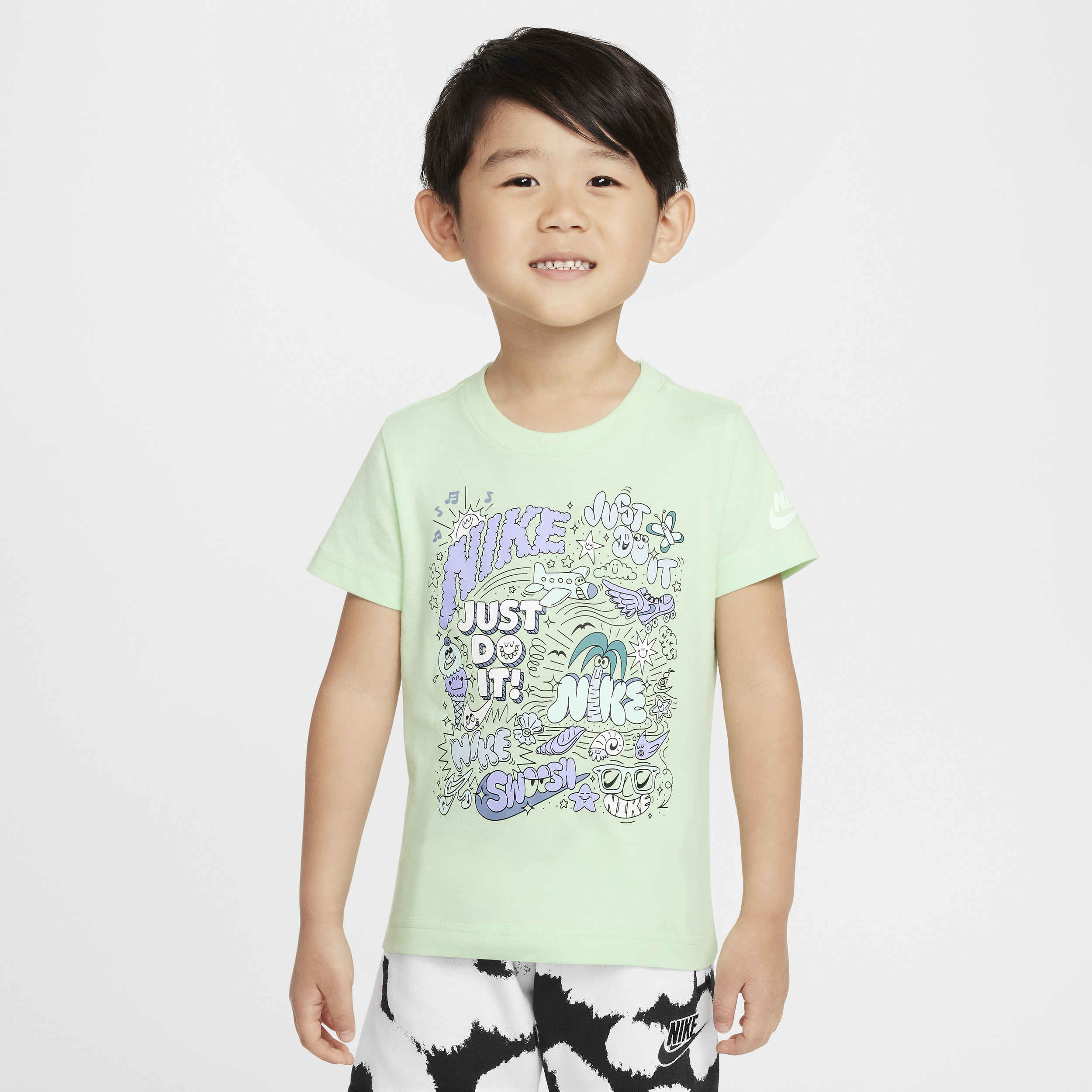 Shop Nike Toddler Doodlevision T-shirt In Green