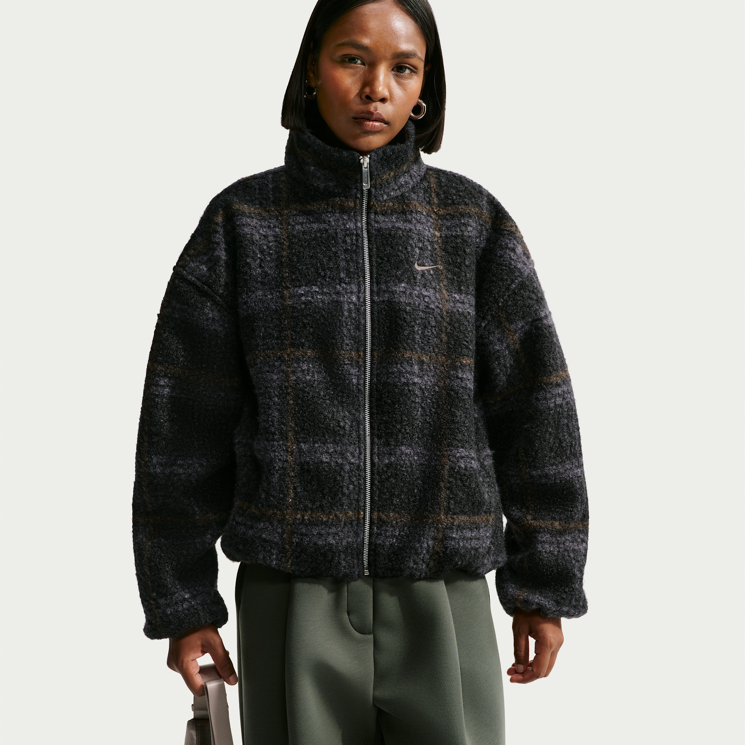 Women's Nike Sportswear Oversized Plaid High-Pile Fleece Jacket in Black | IQ8268-010