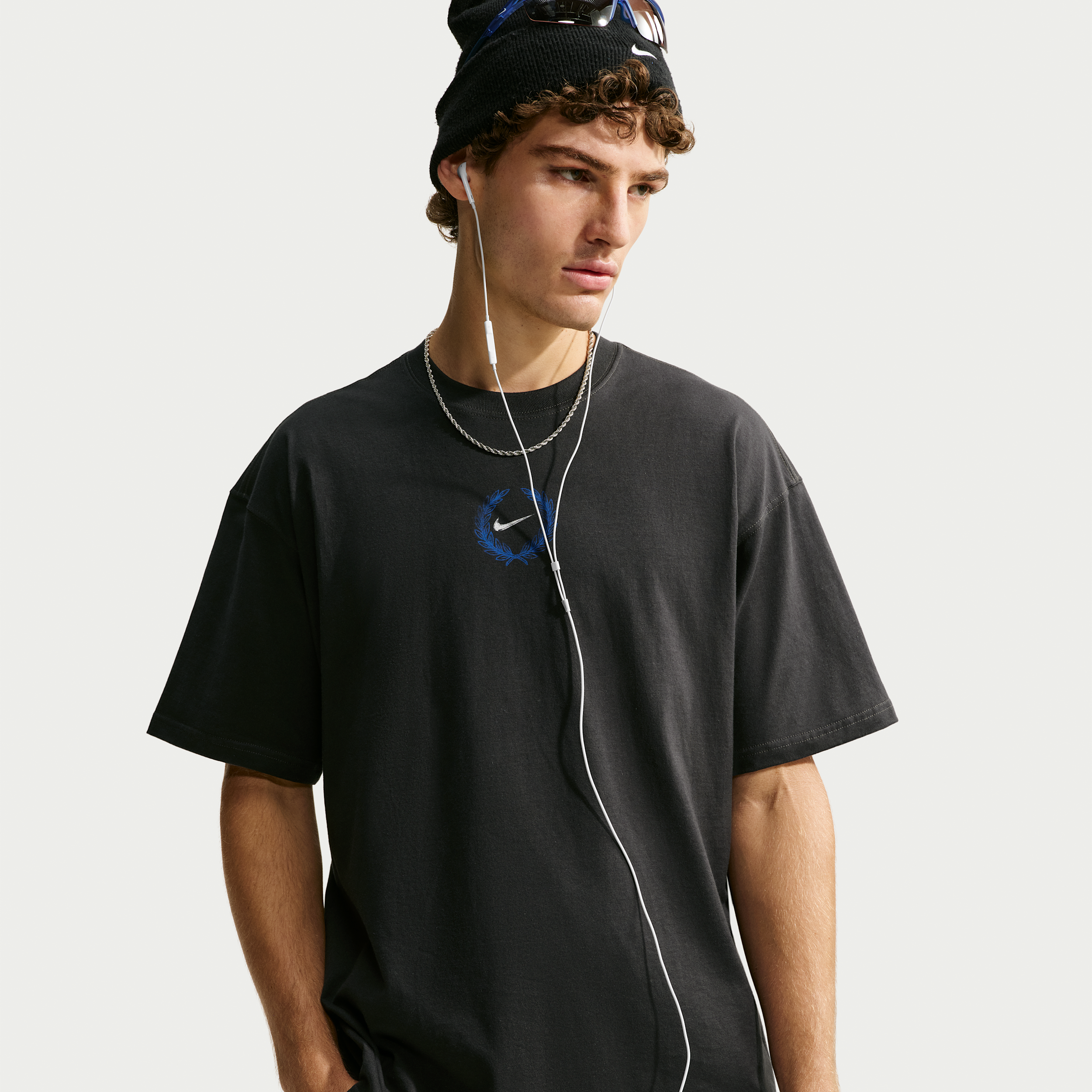 Men's Nike Sportswear T-Shirt in Black | IZ3157-045