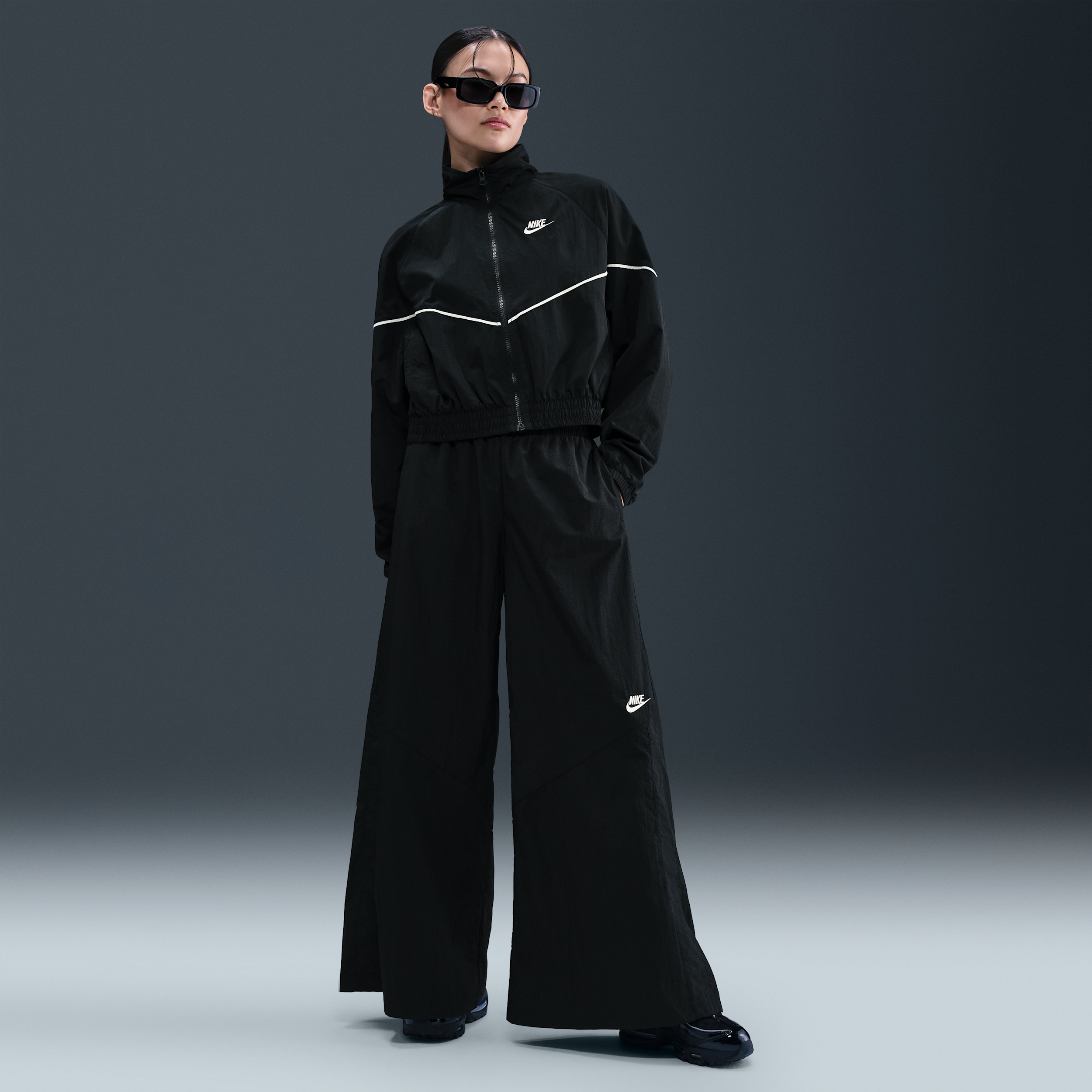 Nike Women's  Sportswear Wide-leg Woven Pants In Black