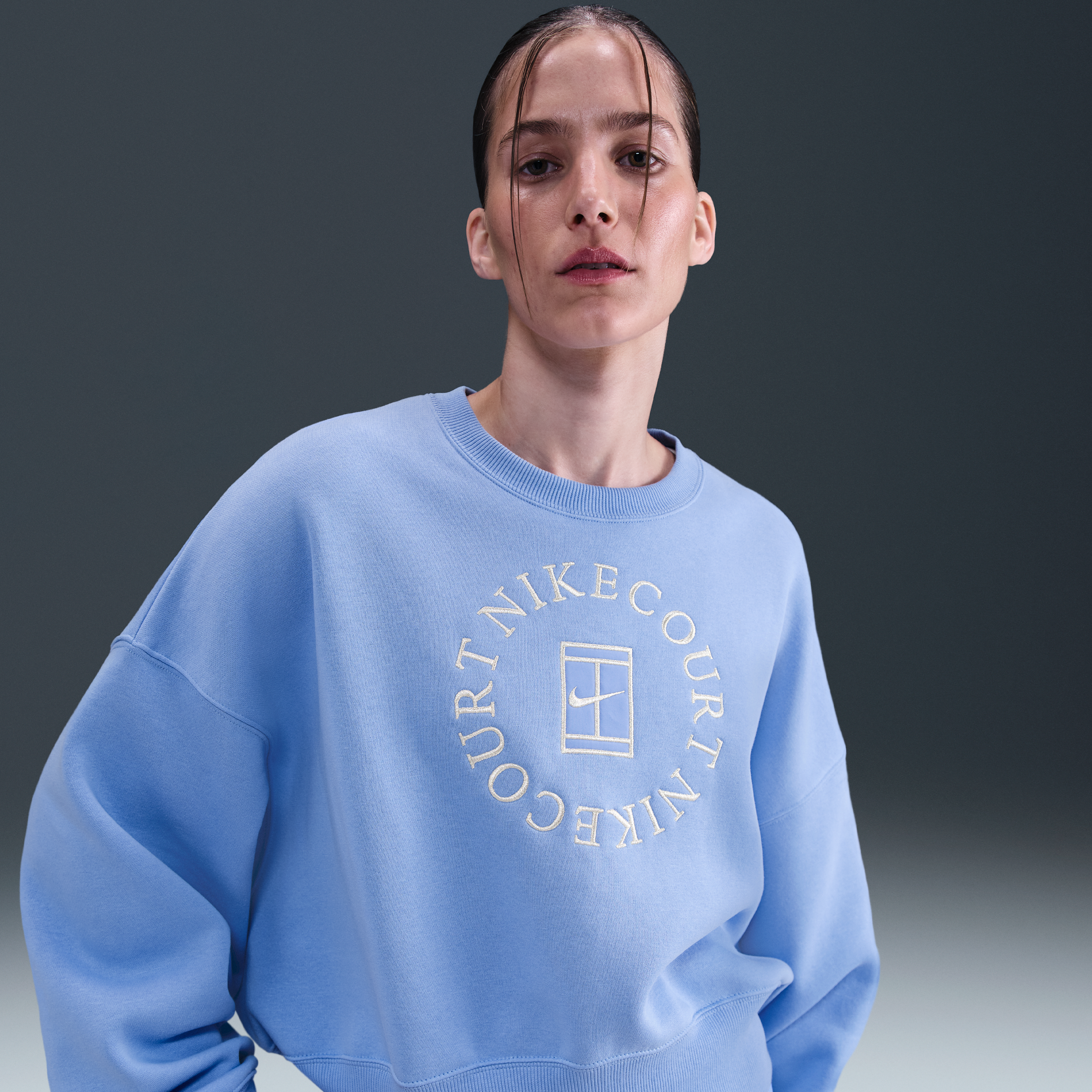 Nike Women's Court Heritage Phoenix Fleece Over-oversized Crew-neck Sweatshirt In Blue