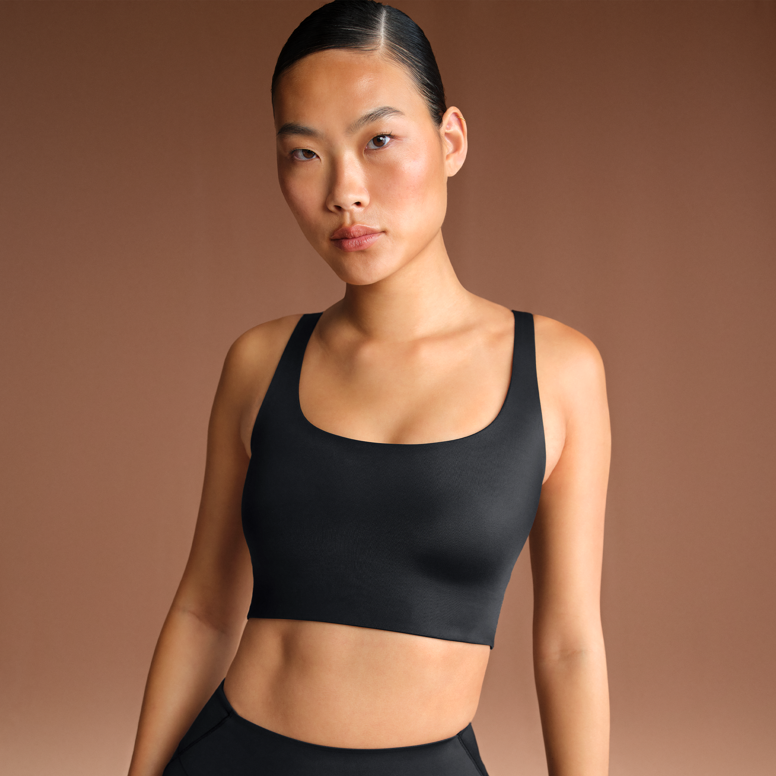 Nike Women'sskims Shine Scoop-neck Bra Top In Black