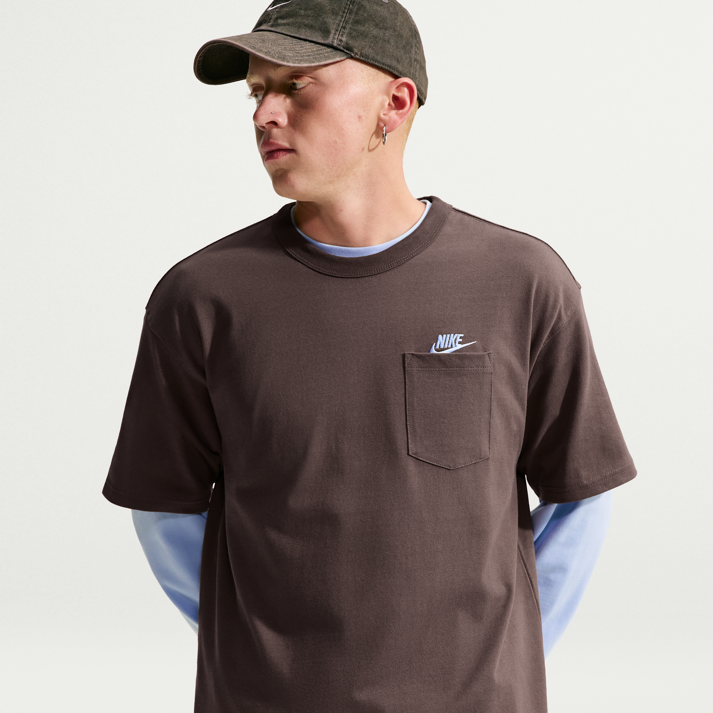 Men's Nike Sportswear Premium Essentials T-Shirt in Brown | IH1123-237