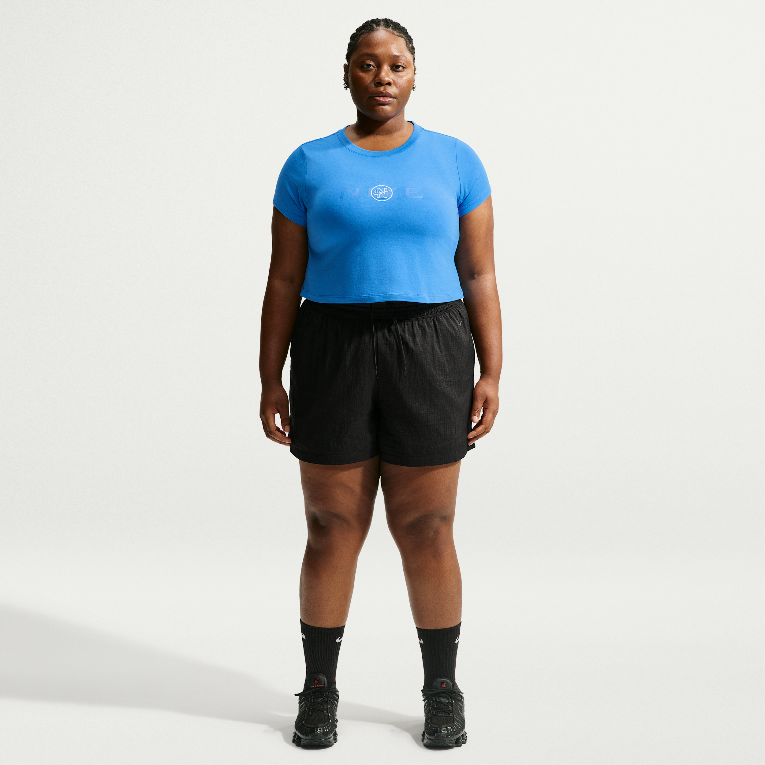 Women's Nike Sportswear Loose High-Waisted Lightweight Ripstop Shorts (Plus Size) in Black | IO6232-010