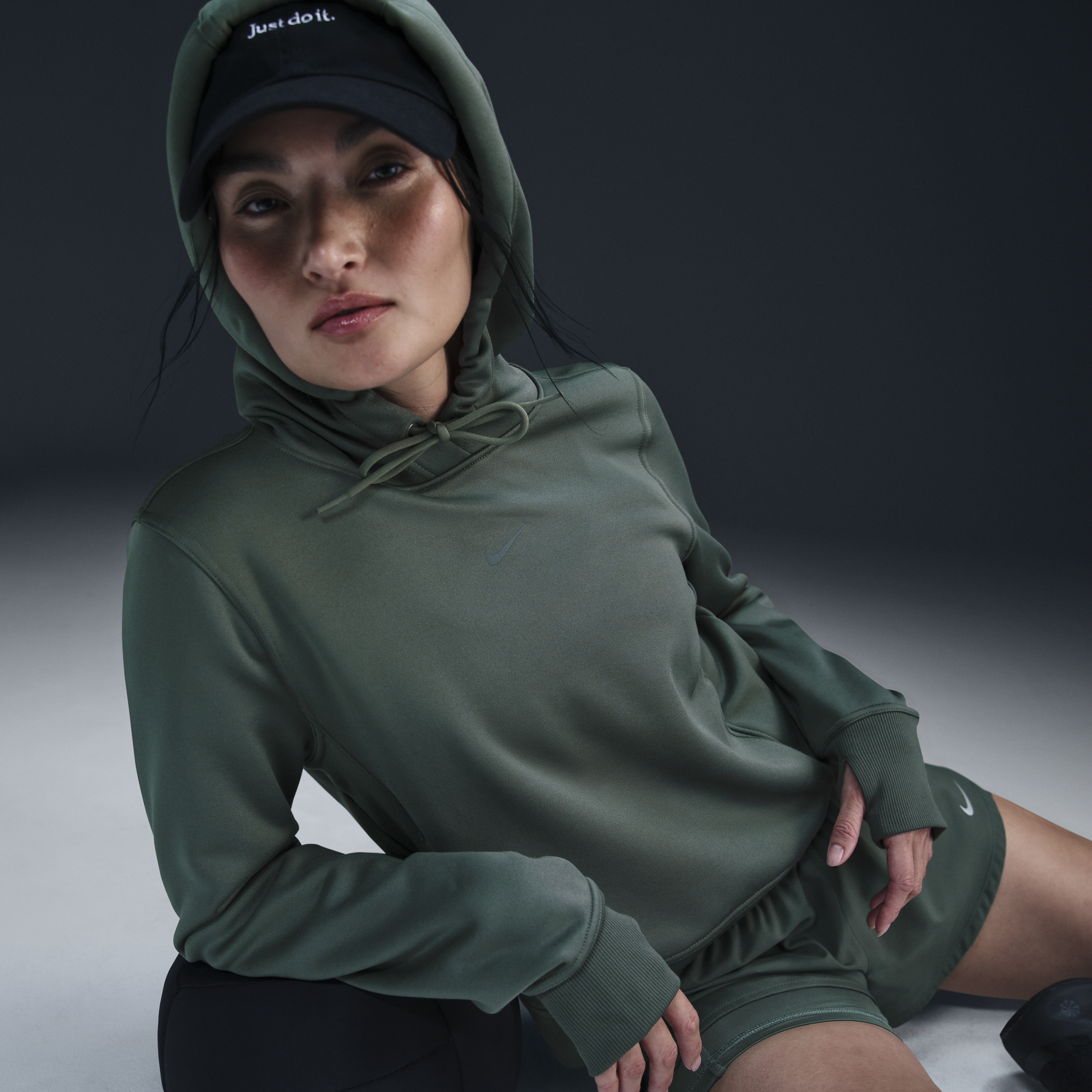 Nike Women's Therma-fit One Pullover Hoodie In Green