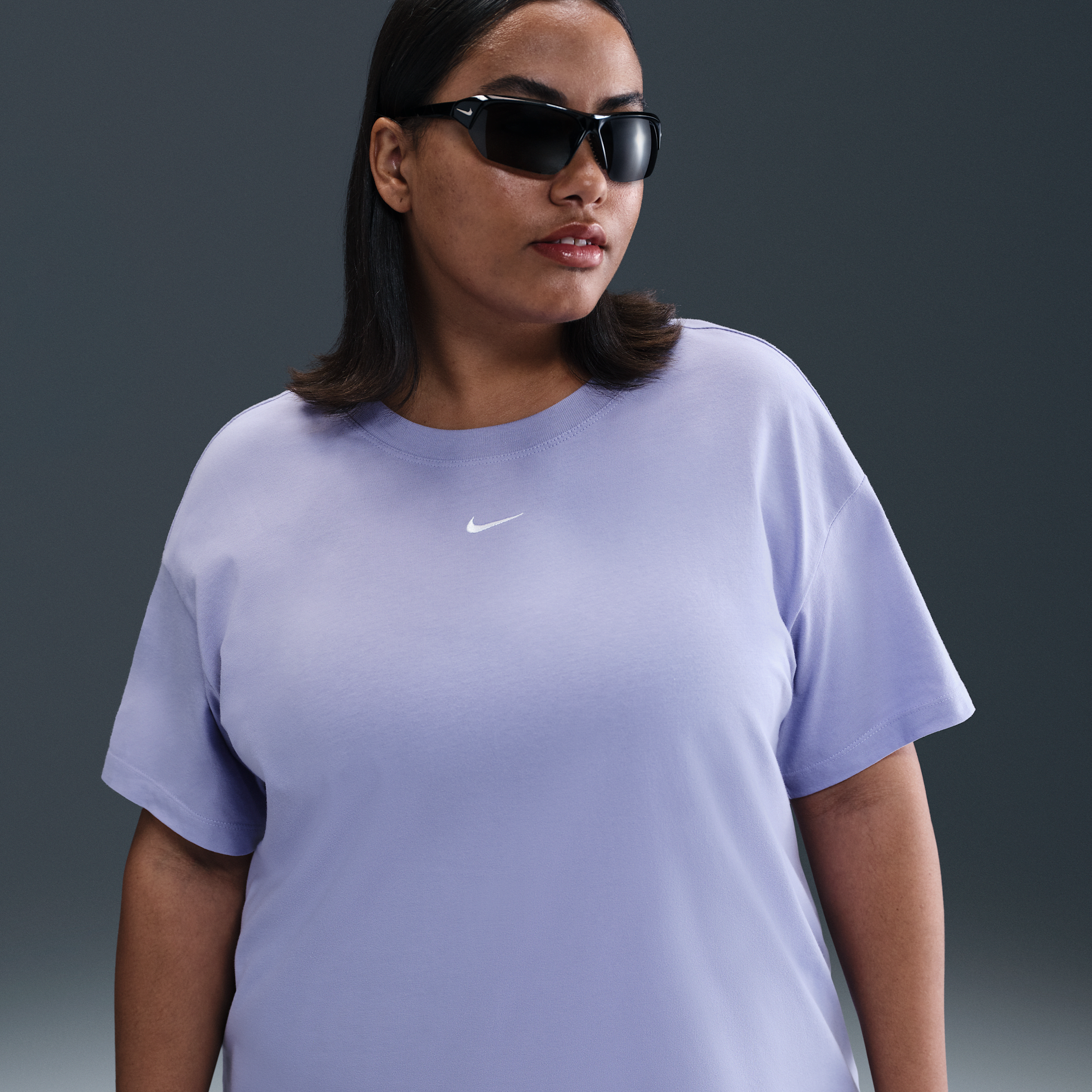 Nike Women's Sportswear Essential T-shirt (plus Size)