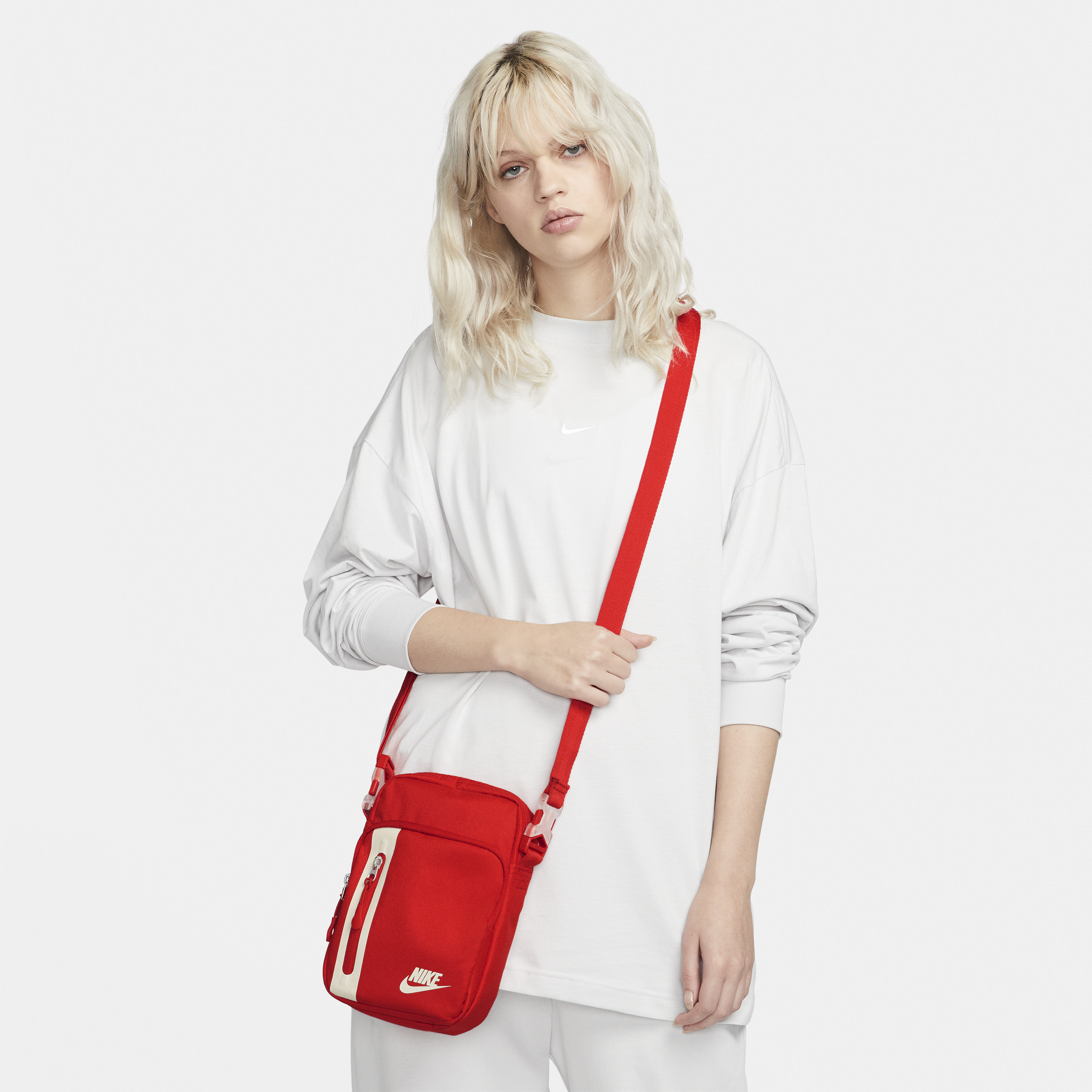 Nike Unisex Elemental Premium Crossbody Bag (4l) In Red