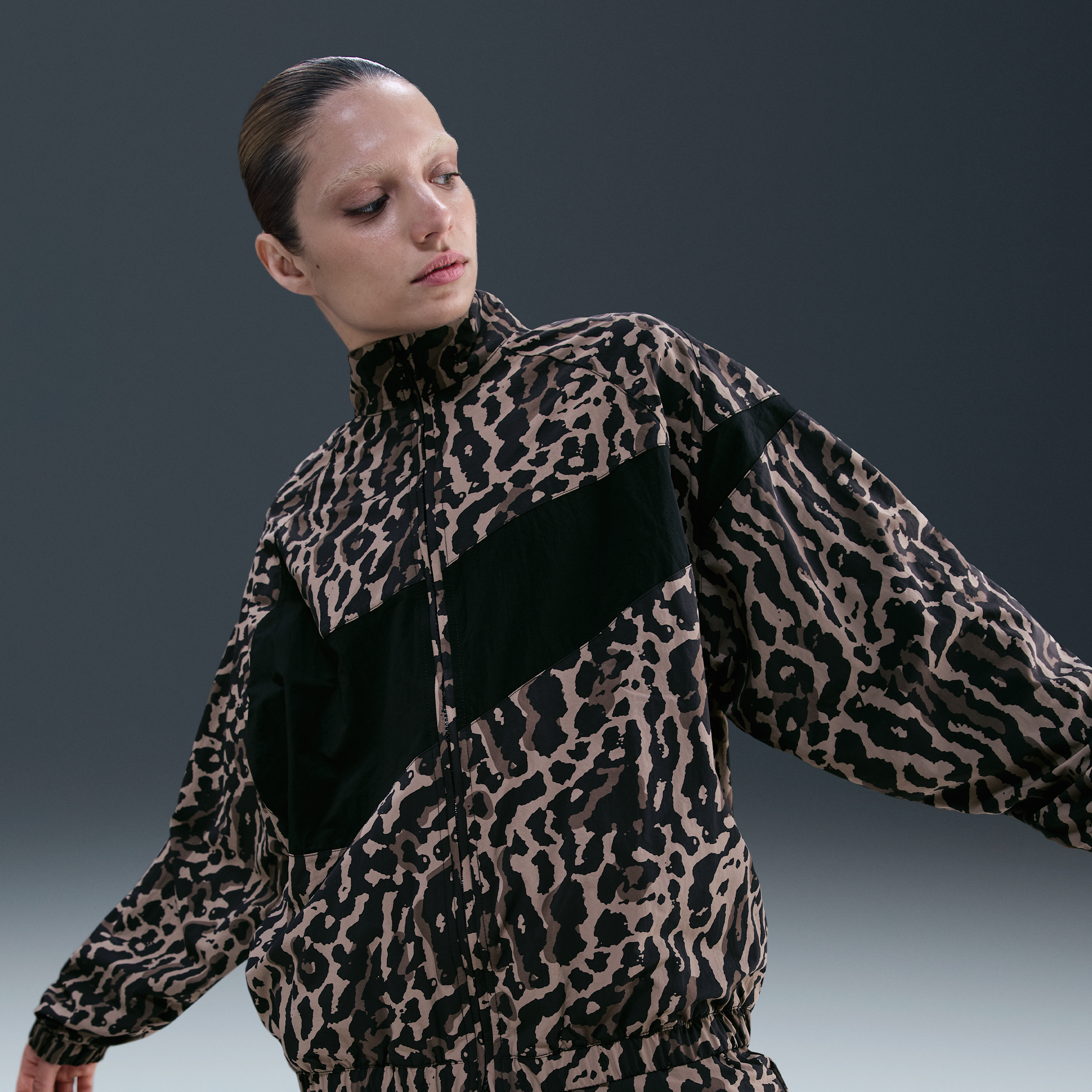 Nike Women's  Sportswear Woven Printed Jacket In Black