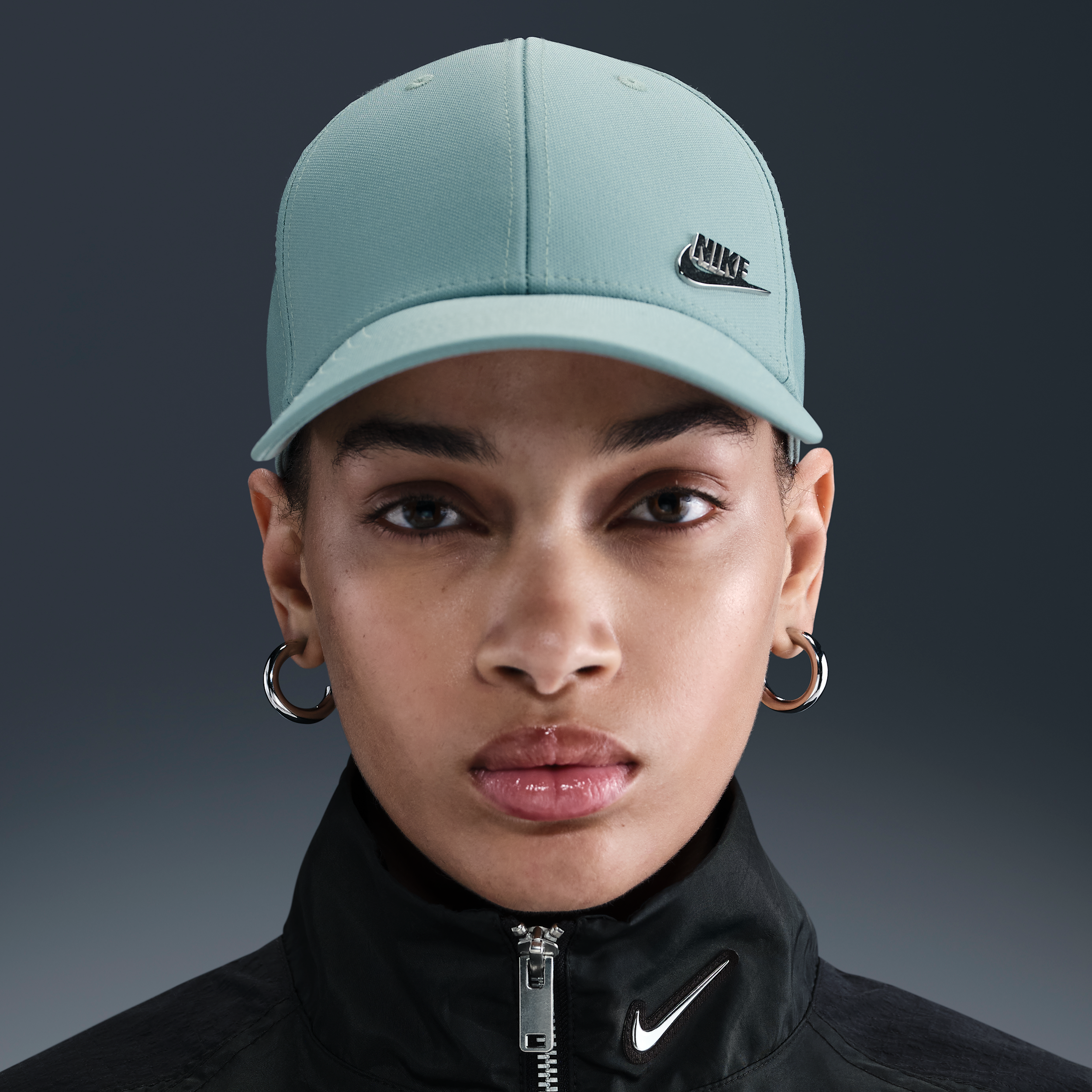 Nike Unisex Dri-fit Club Structured Metal Logo Cap In Blue