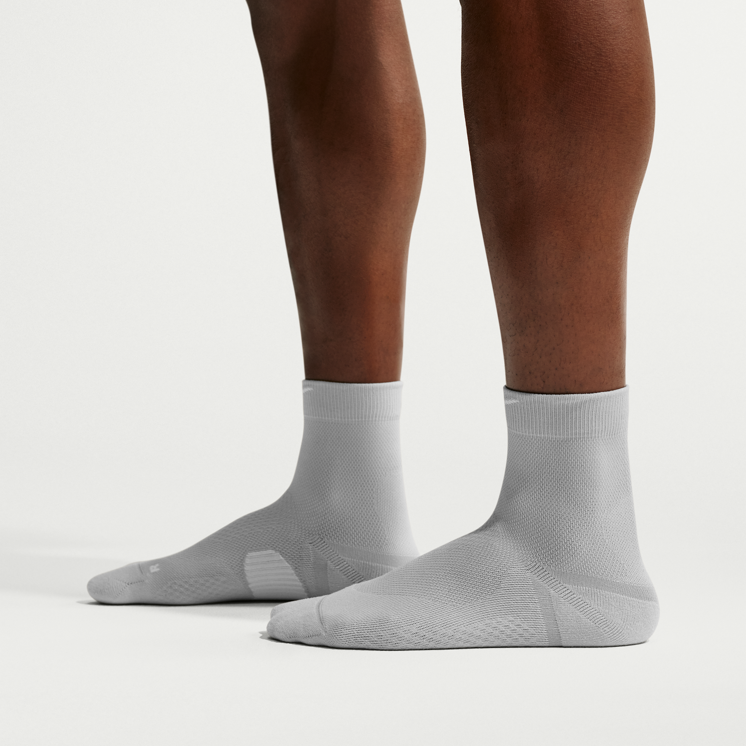 Nike Unisex Run Midweight Running Micro-Crew Socks (1 Pair) in Grey | HV6935-050