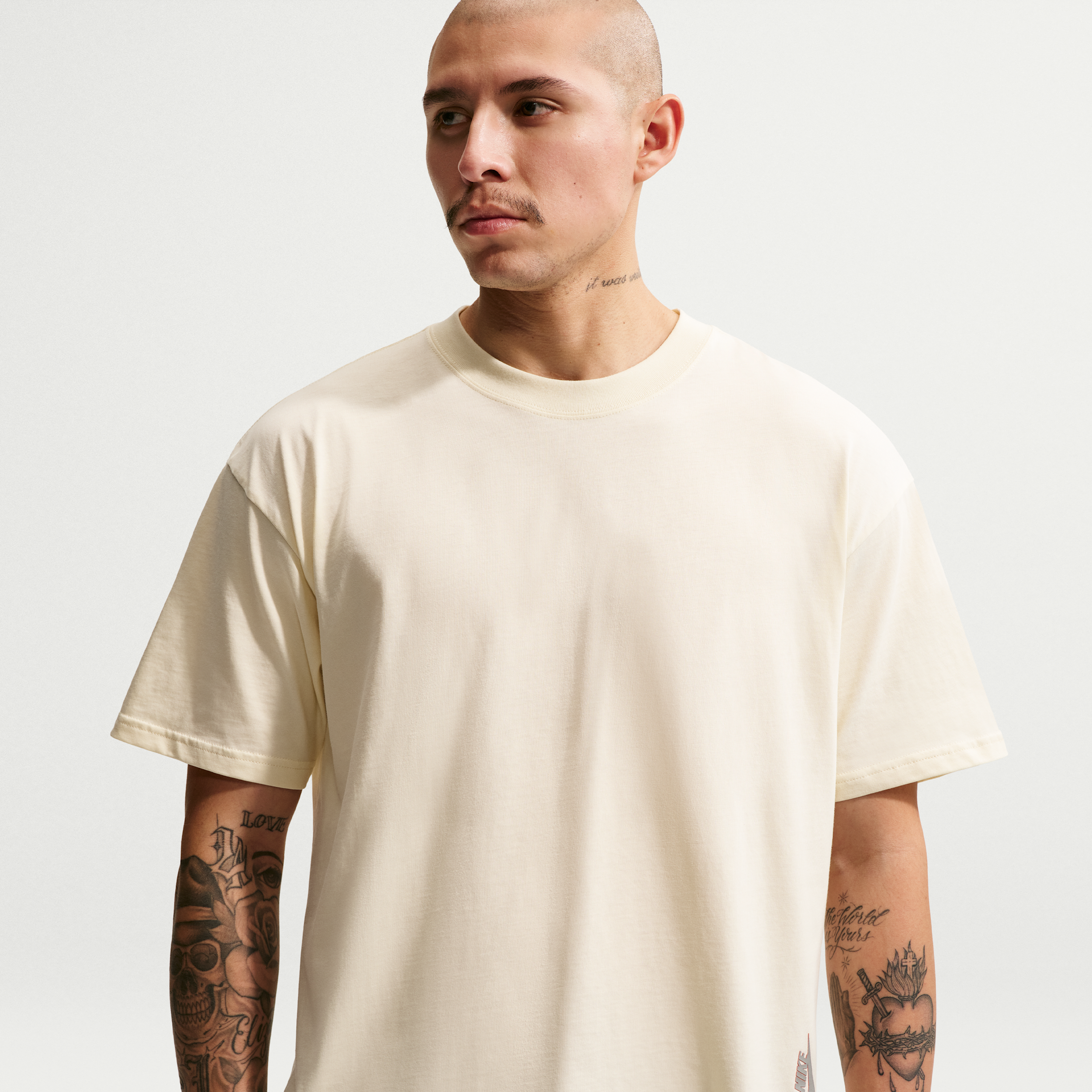 Men's Nike Sportswear T-Shirt in White | II3702-113