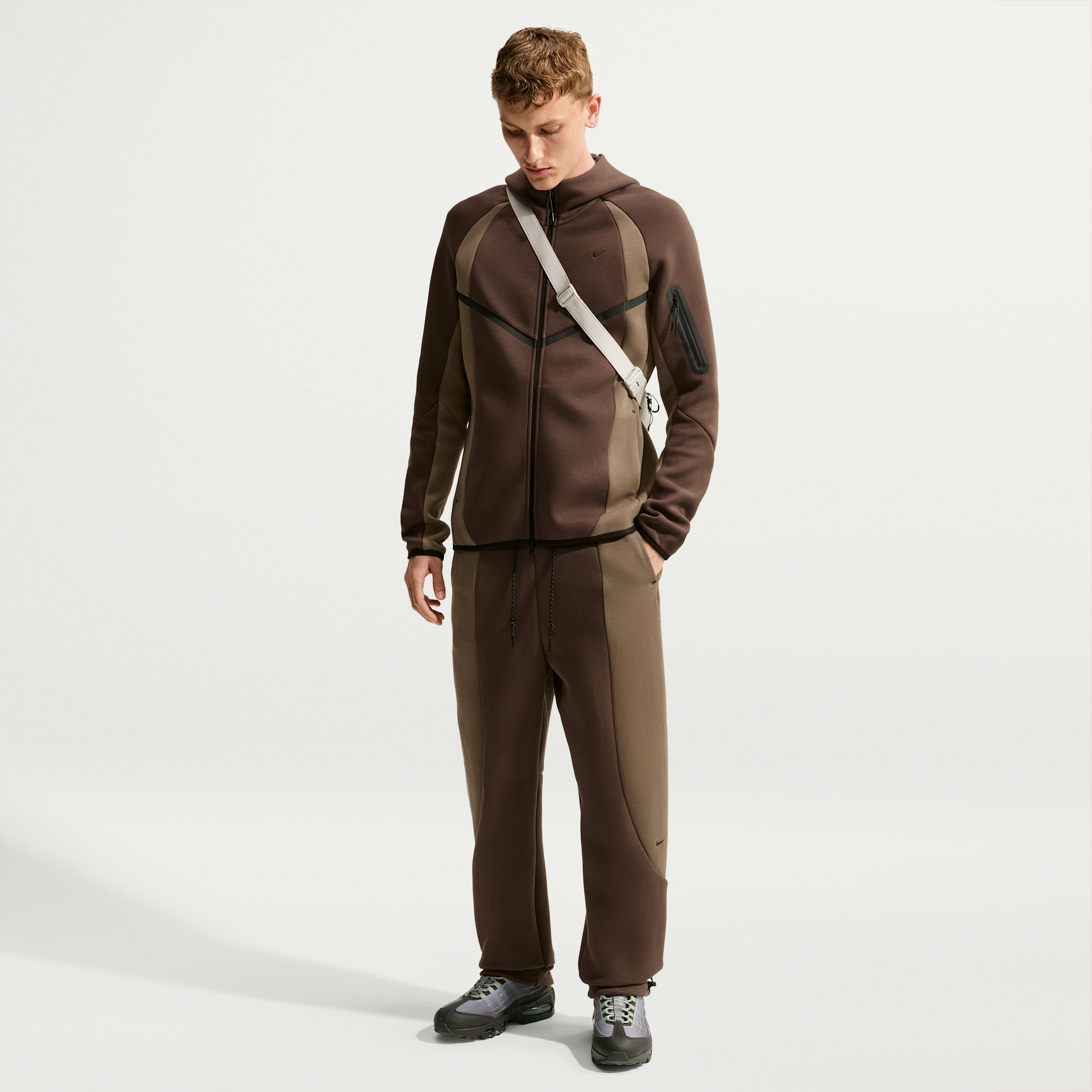 Nike Men's Tech Fleece Pro Open Hem Pants in Baroque Brown/Palomino/Black Size: Medium
