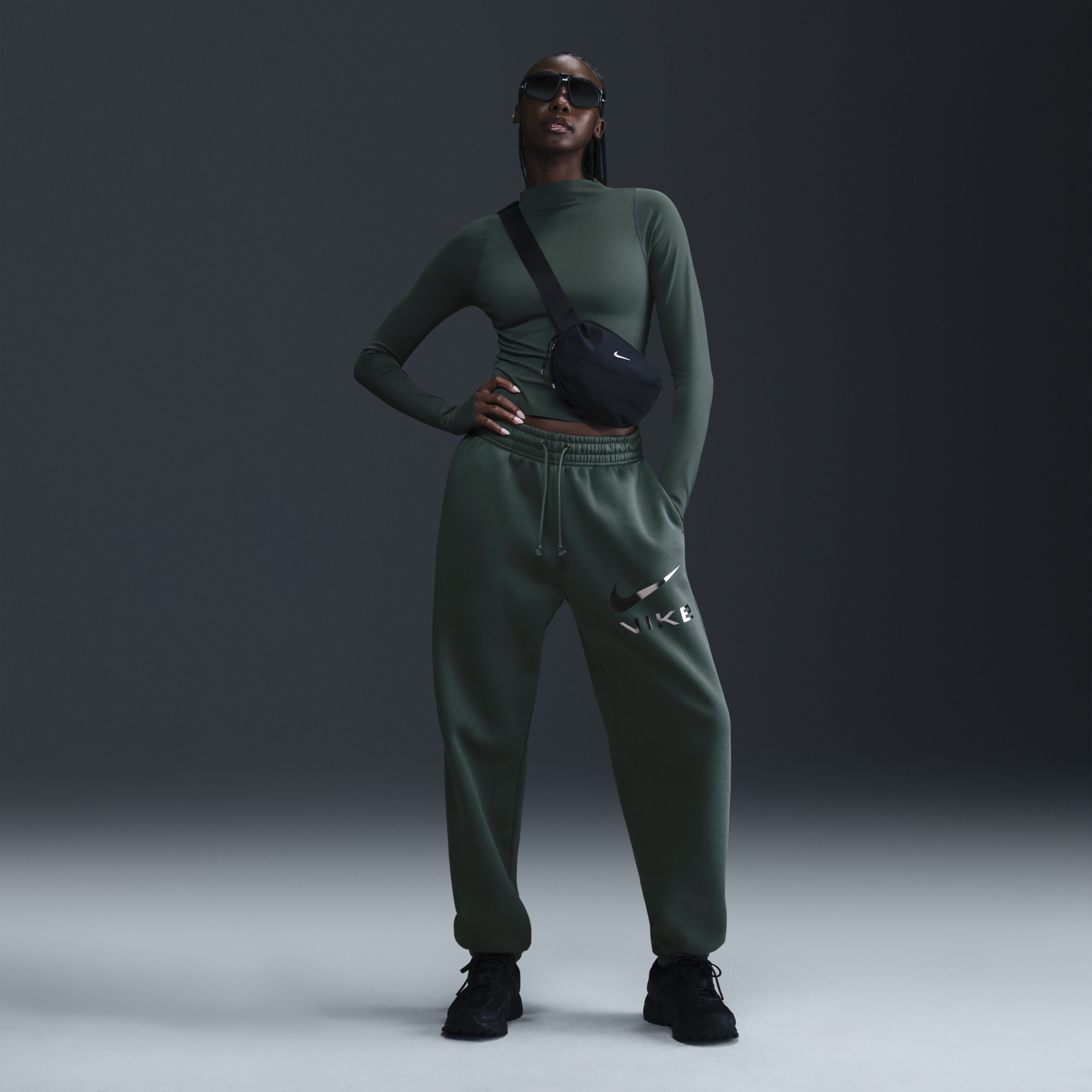 Nike Women's  Sportswear Phoenix Fleece High-waisted Oversized Pants In Green