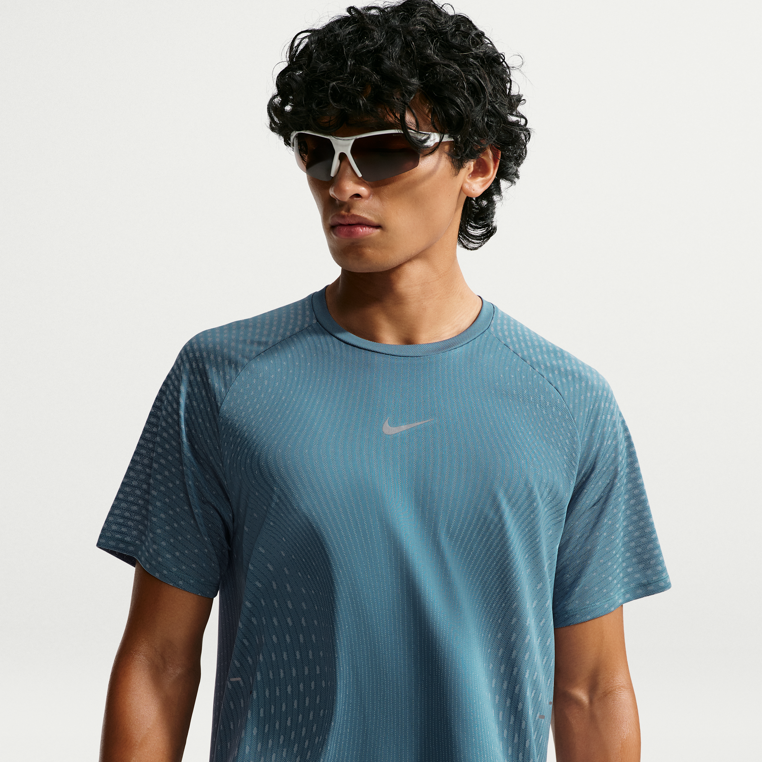 Nike Men's Stride Aero-FIT Short-Sleeve Running Top in Blue | IH0745-008