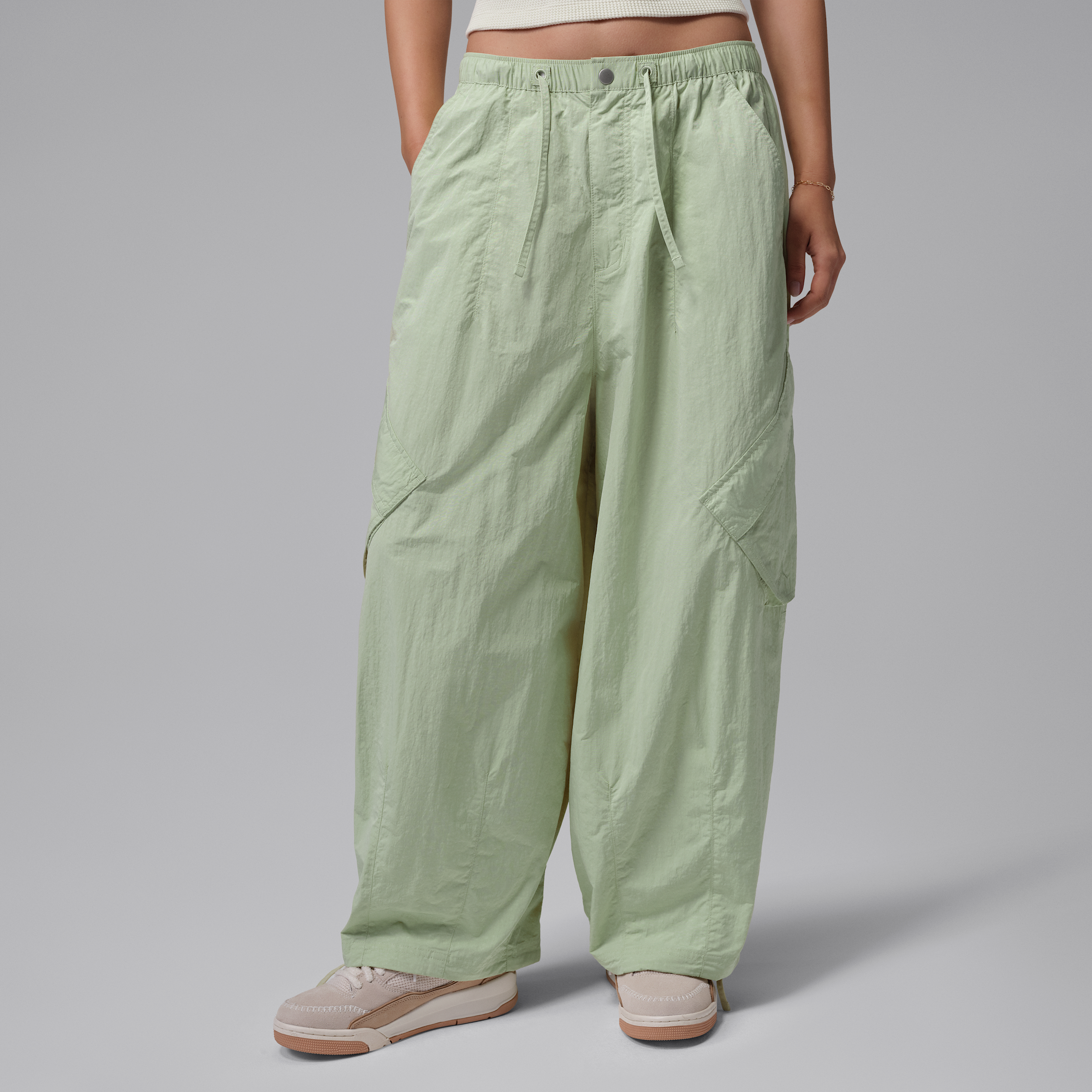 Women's Jordan Flight Chicago Parachute Pants in Green | IF1168-371