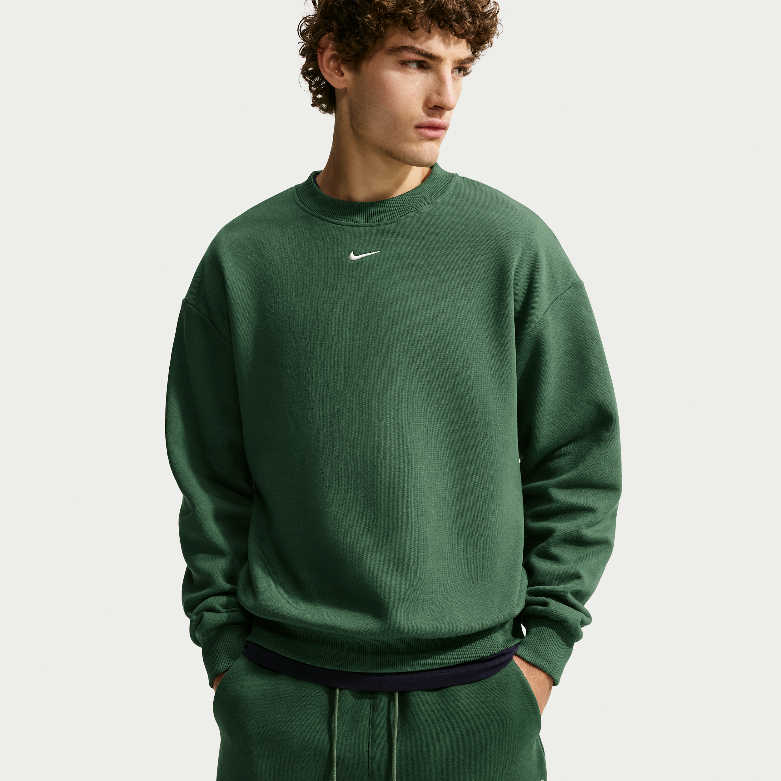 Nike Men's Solo Fleece Crew-Neck Sweatshirt in Green | IX1936-323