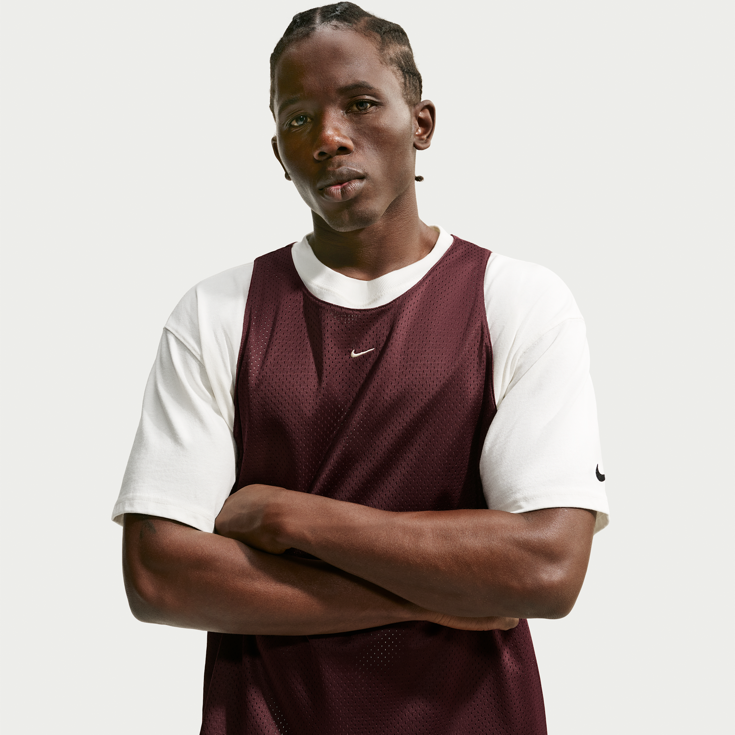 Nike Men's Standard Issue Practice Mesh Basketball Jersey in Red | IF2600-652
