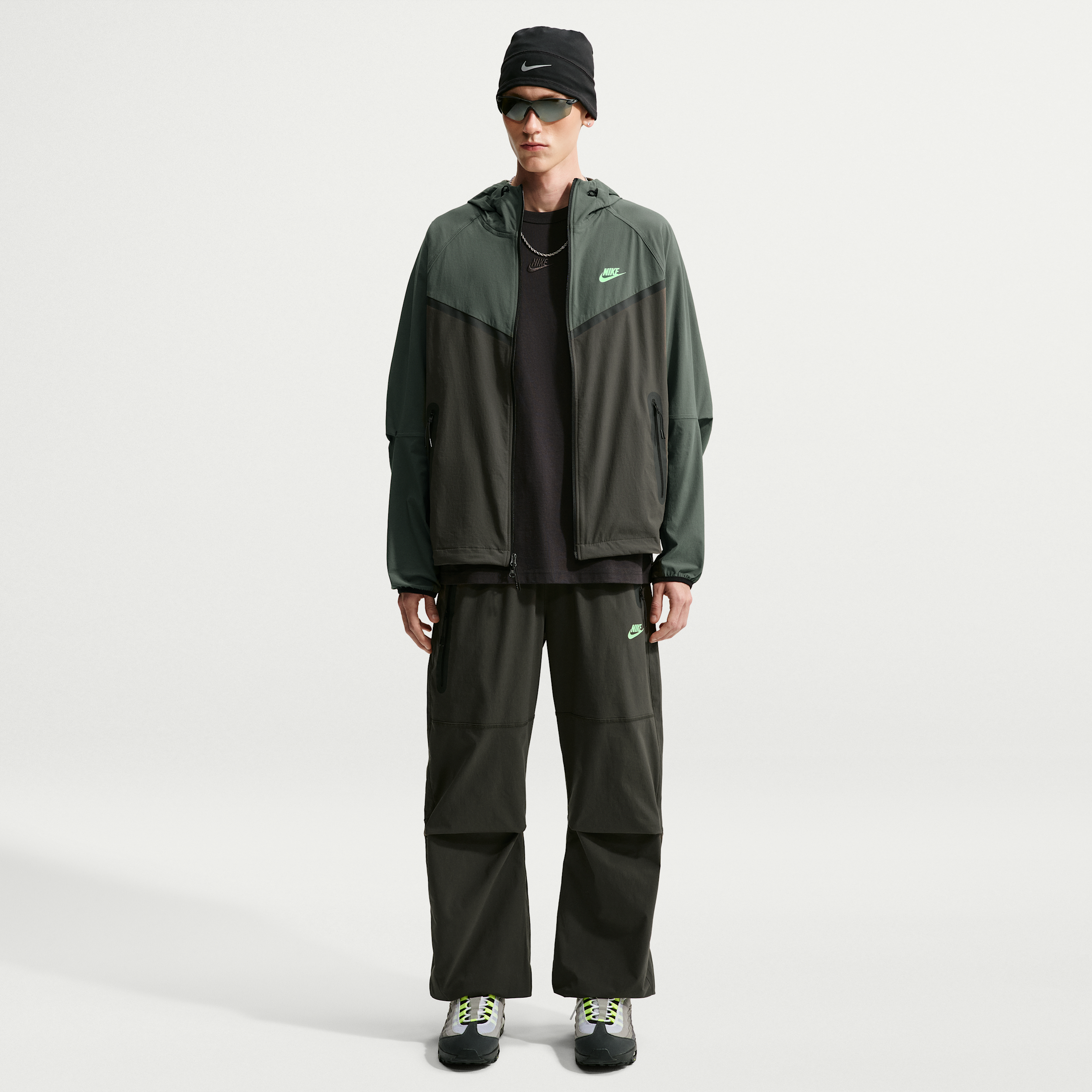 Nike Men's Tech Dri-FIT Woven Pants in Grey | IU6966-005