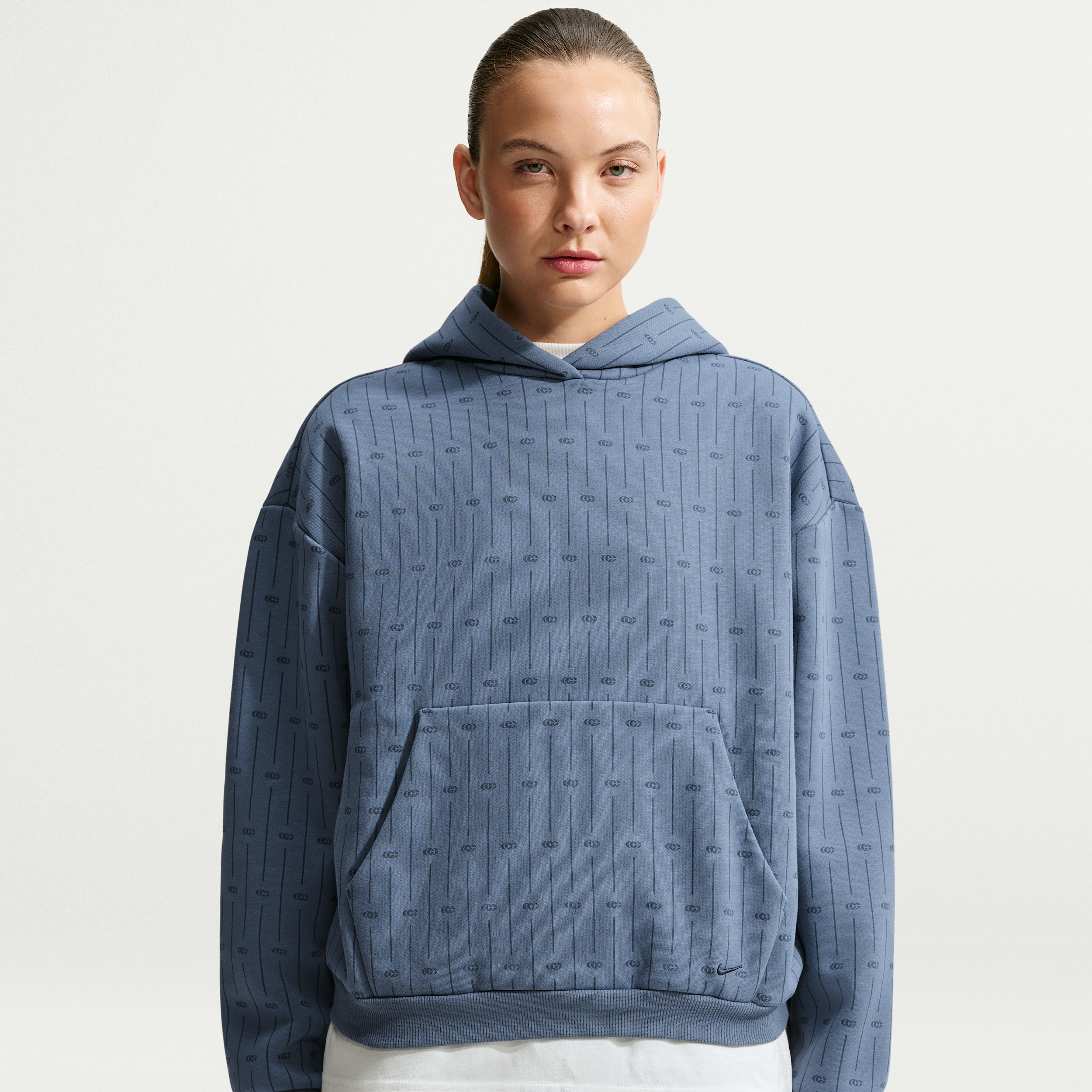 Nike Women's Caitlin Clark Standard Issue Brushed Pullover Basketball Hoodie, Medium, Diffused Blue